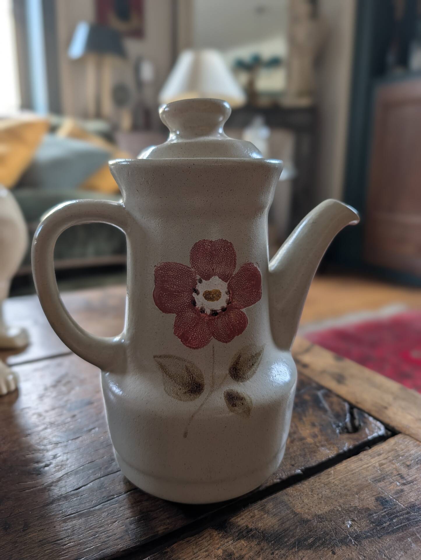 Saint-Amand Camélia coffee pot, 1970s – hand-painted