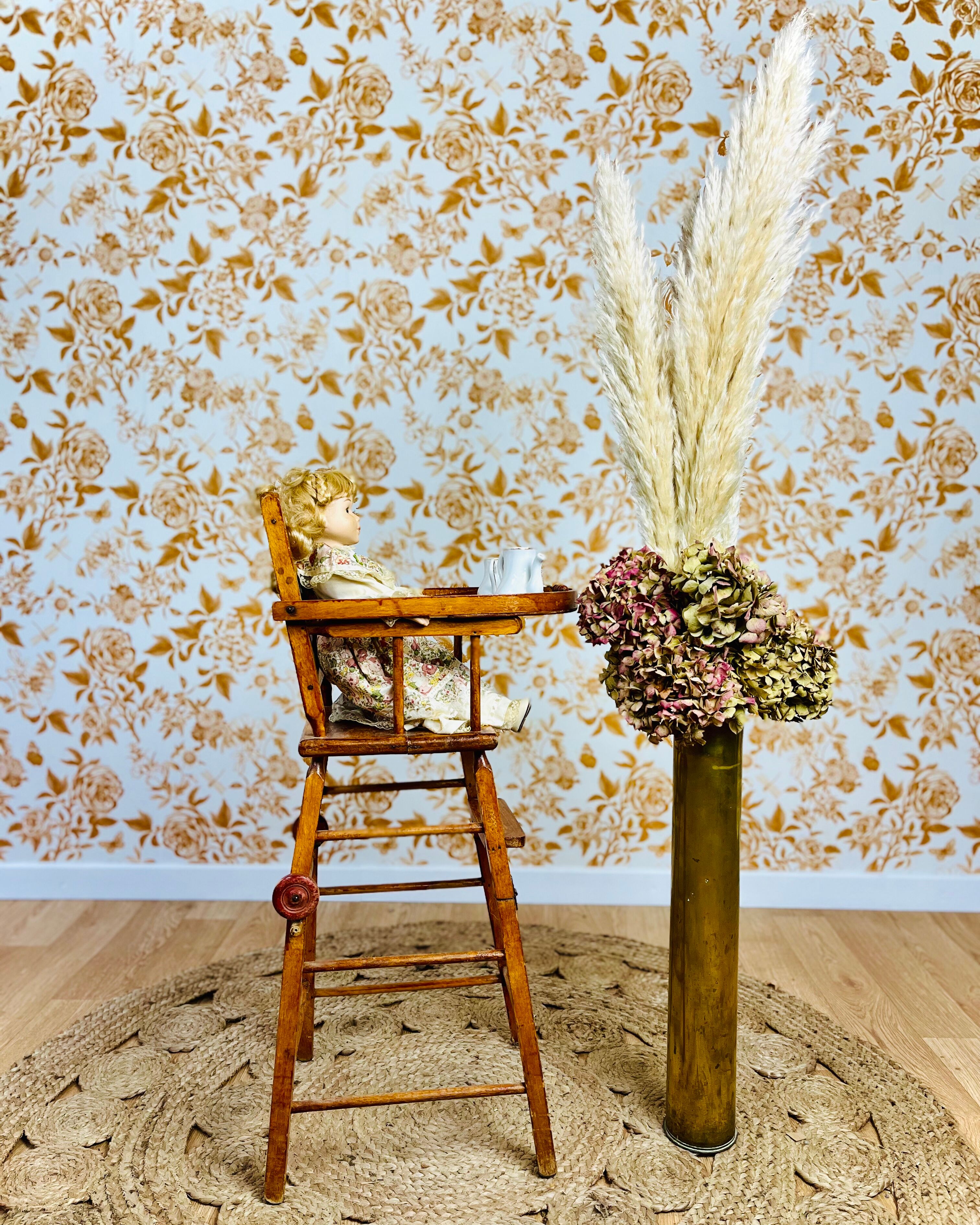 Vintage high chair for dolls