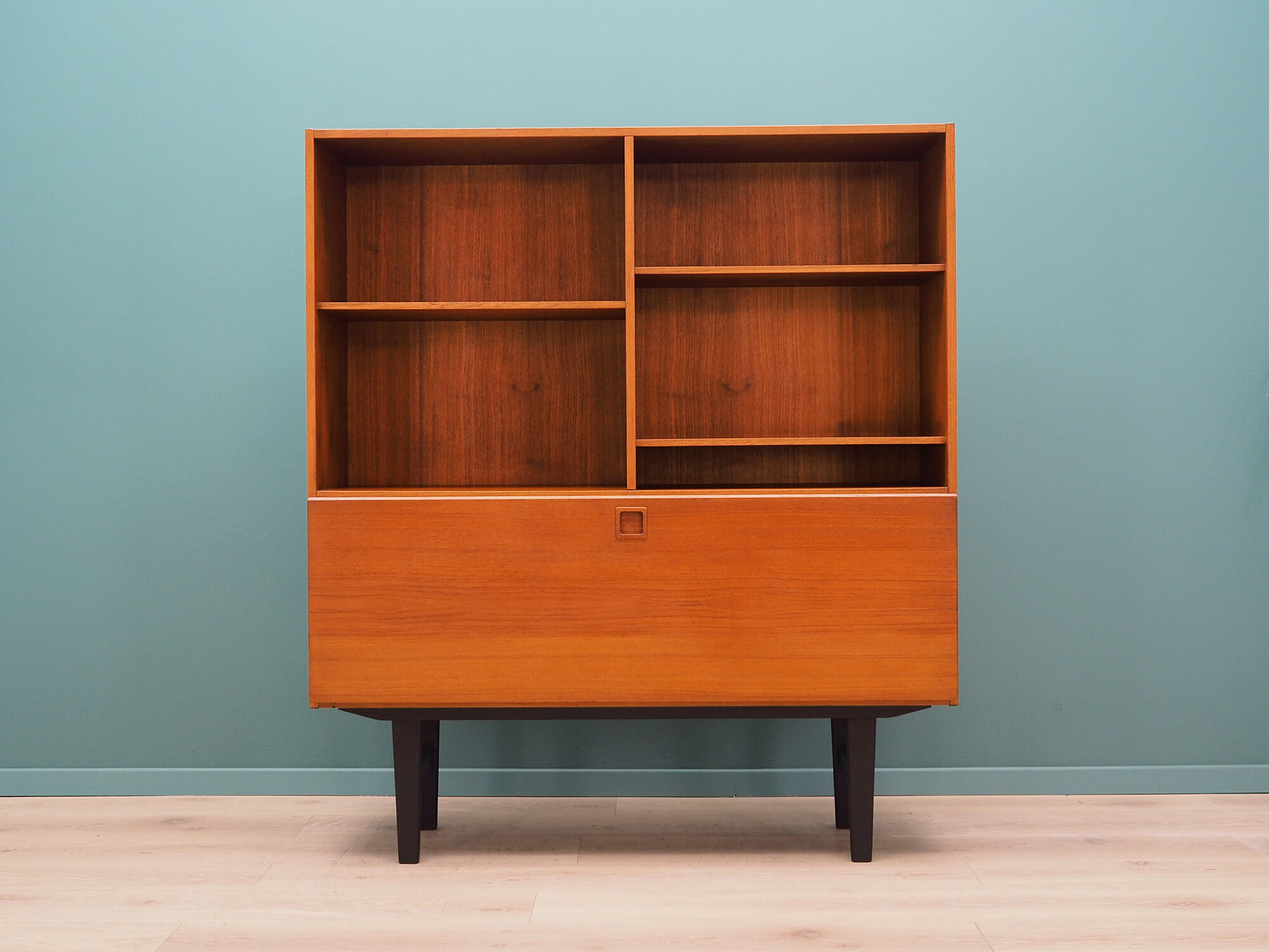 Bookcase teak, Danish design, 70, designer: Løvig Nielsen
