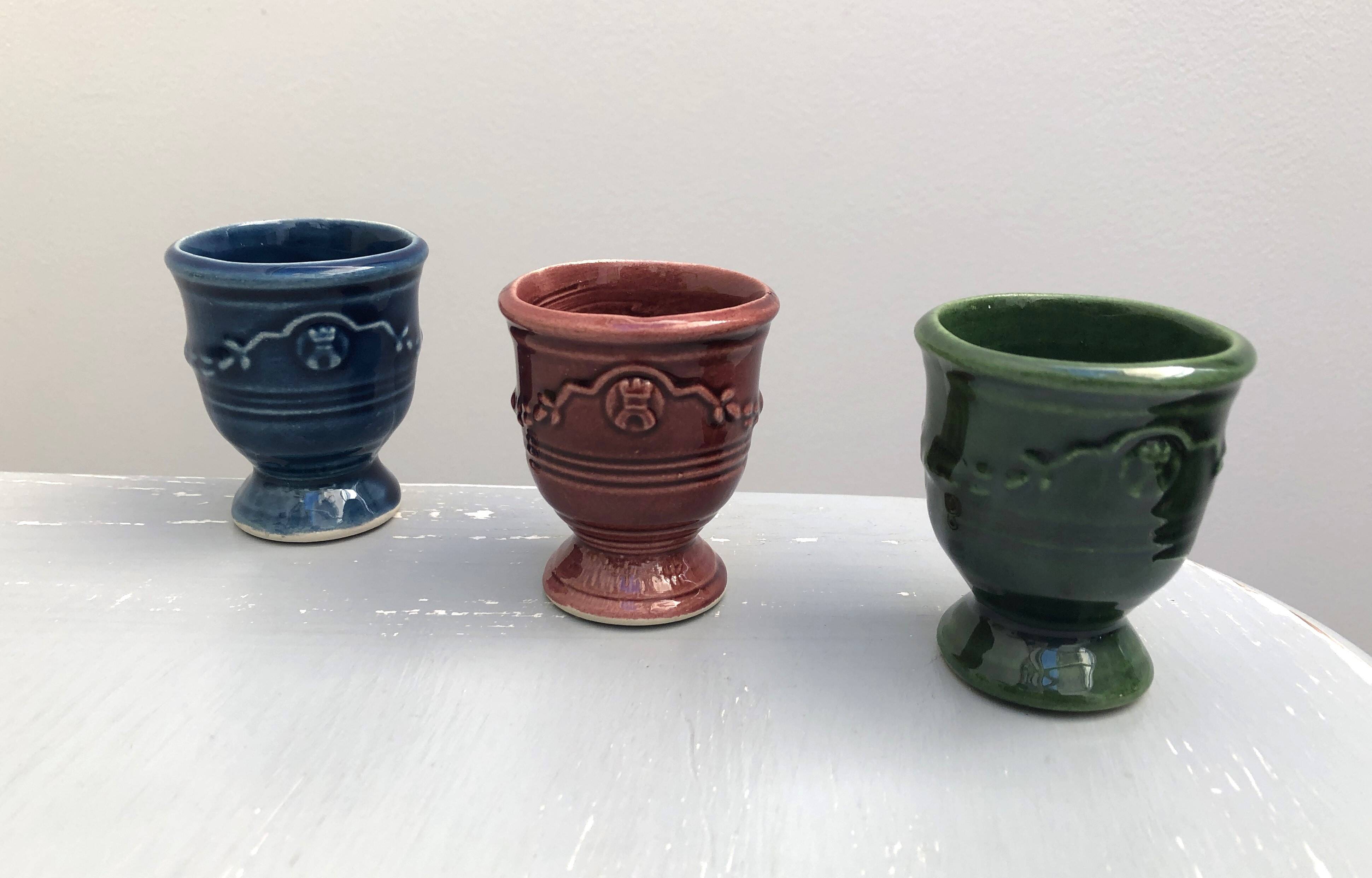 3 egg cups anduze vase