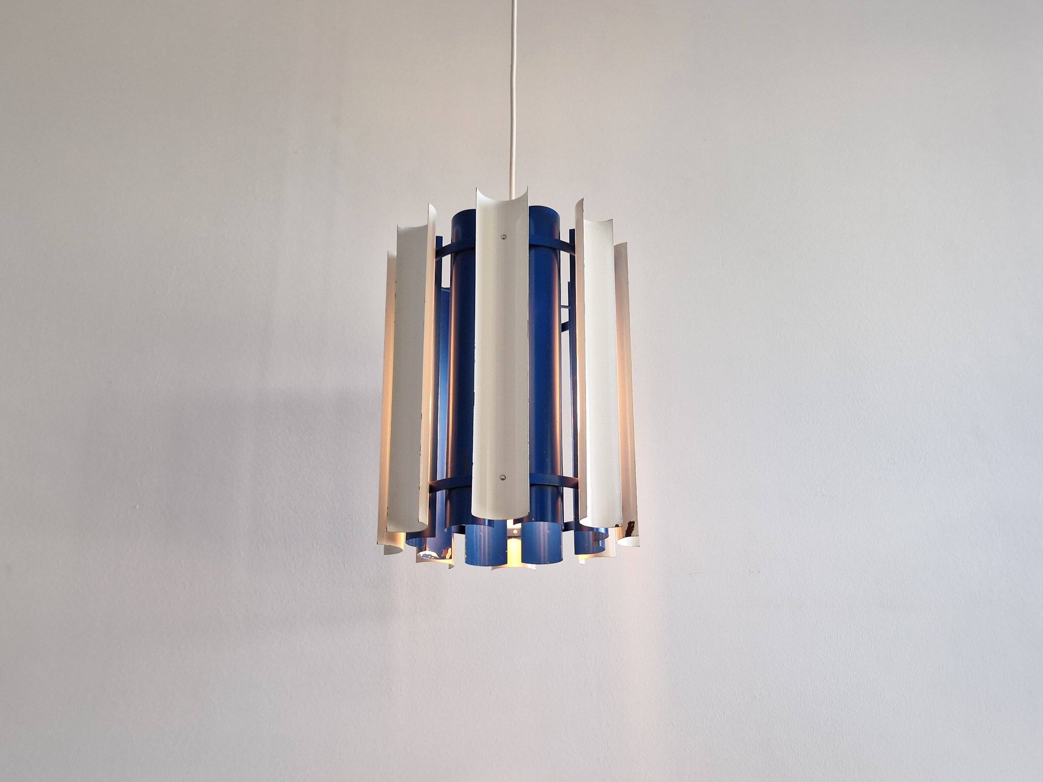 Rare blue and white 'Mexico' pendant lamp by Yki Nummi for Orno, 1960s