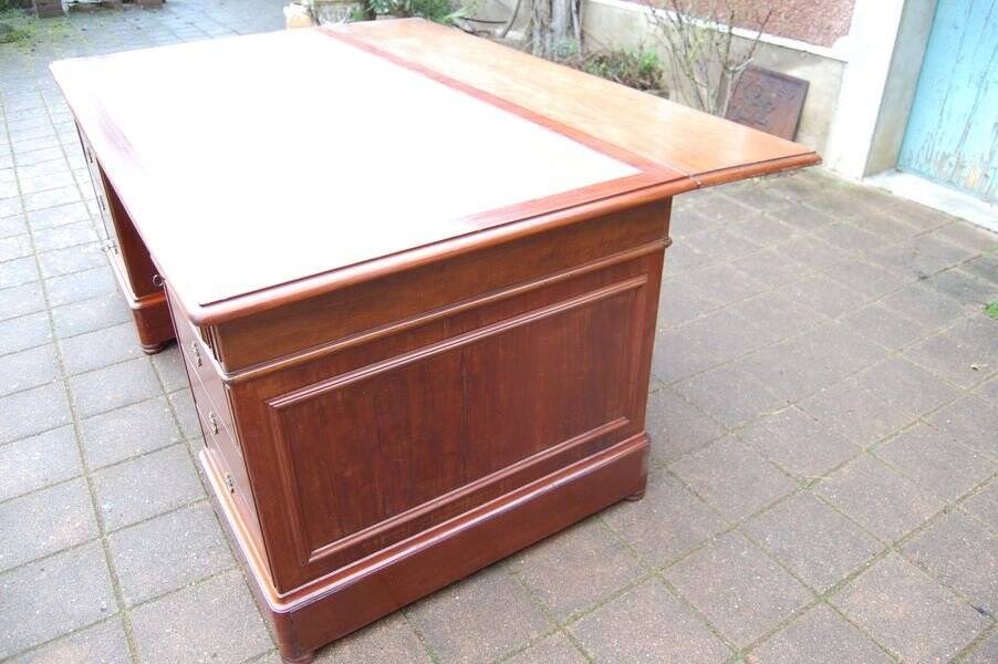 Very large Louis Philippe period mahogany pedestal desk from the 19th century