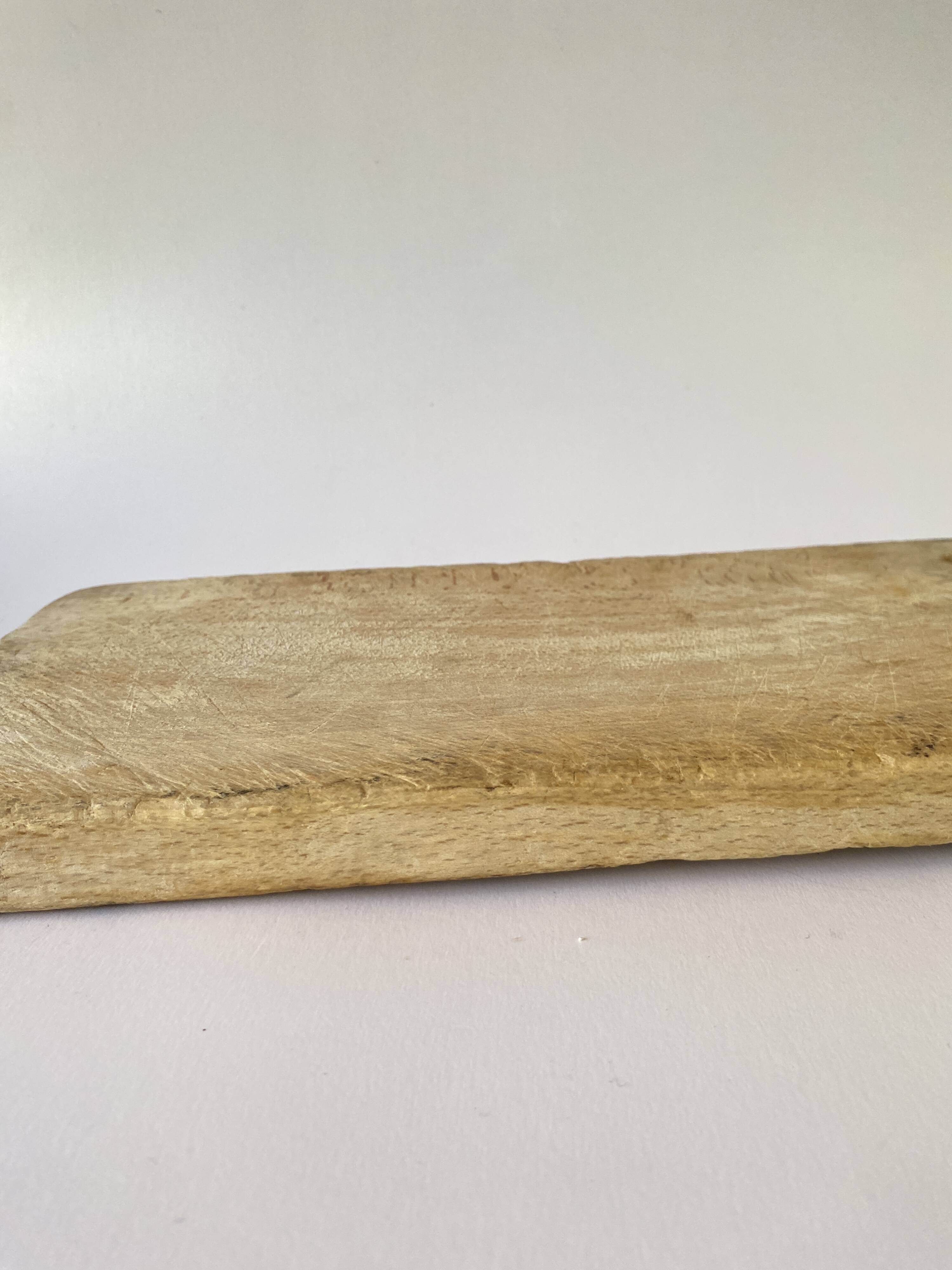 Butcher's cutting board with handle