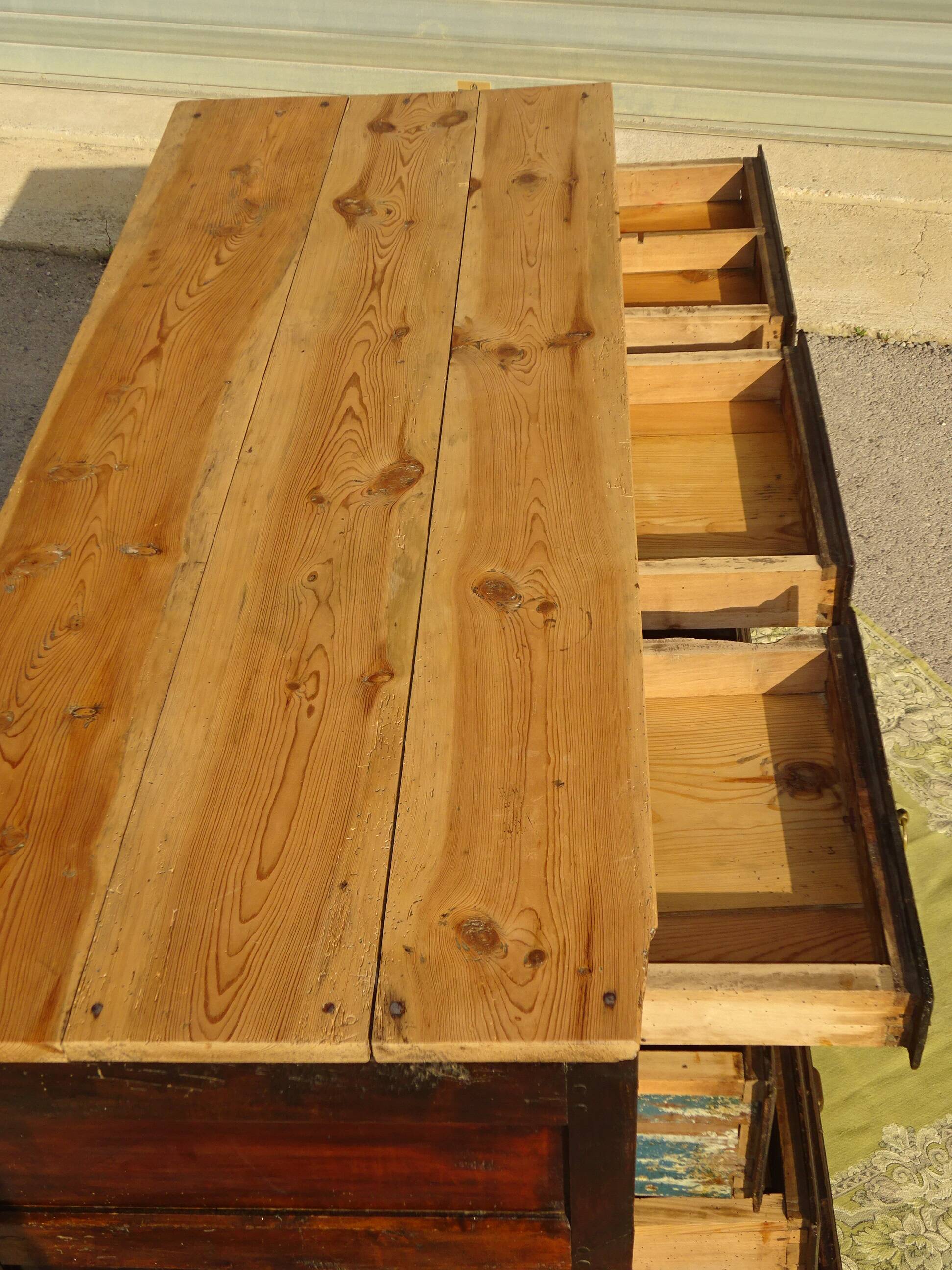 Grand meuble à tiroirs, ancienne pantalonnière