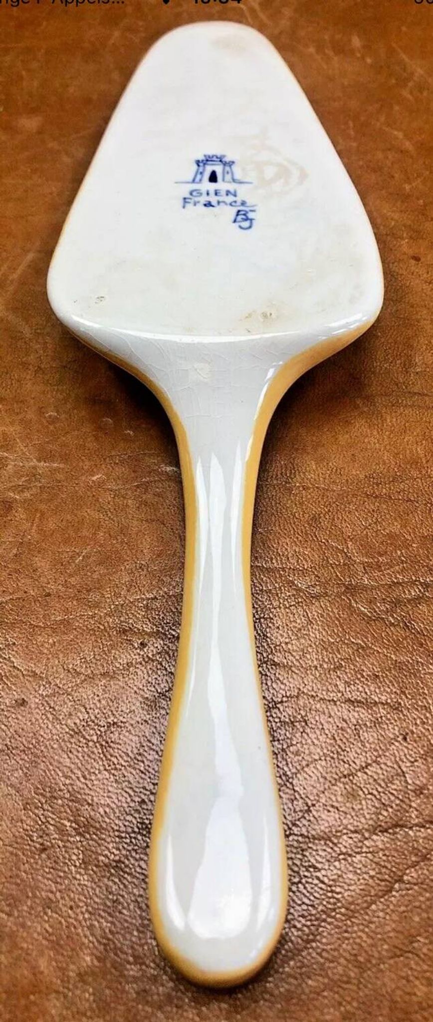 Ancienne pelle à gâteau Gien Renaissance fond bleu 1941/1950