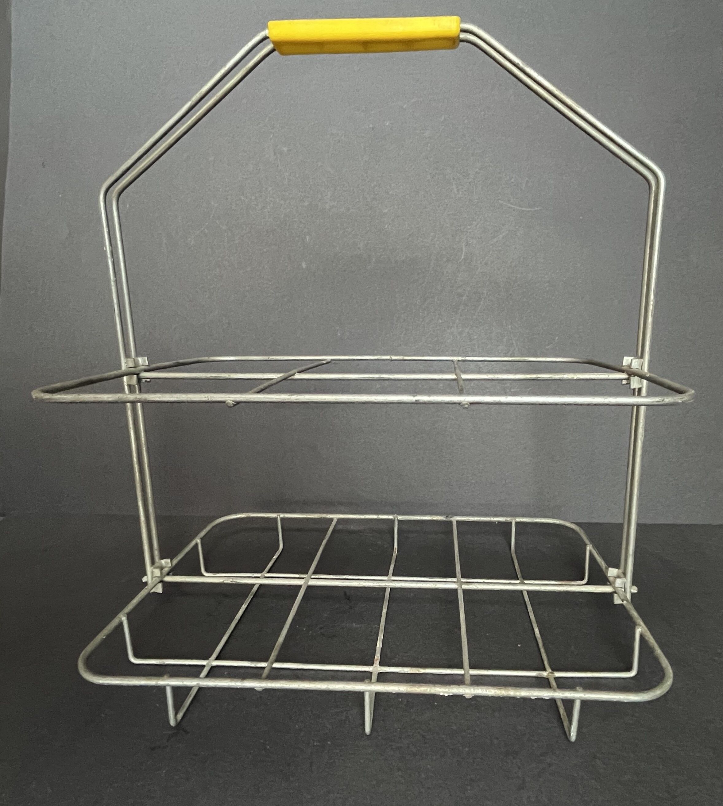 Porte bouteilles métallique vintage