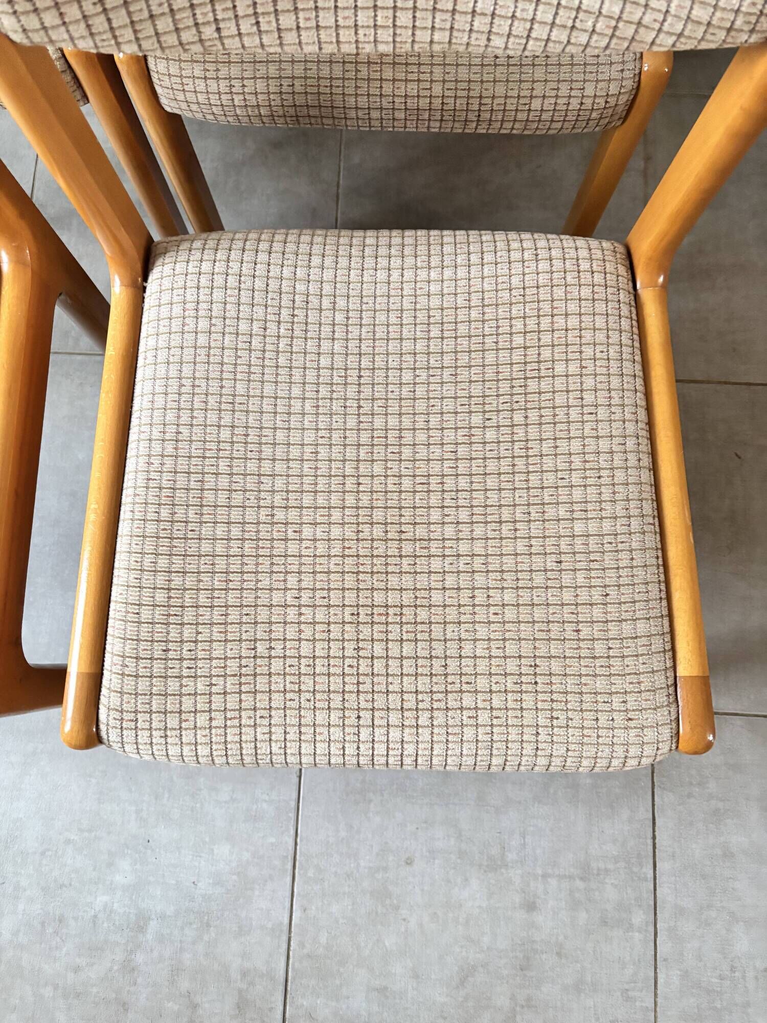 Set of 4 Scandinavian Baumann chairs in solid elm – 1970s