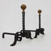 Grande paire de chenets de cheminée en fer forgé et boule laiton. XIXème