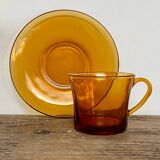 4 amber Duralex cups and saucers