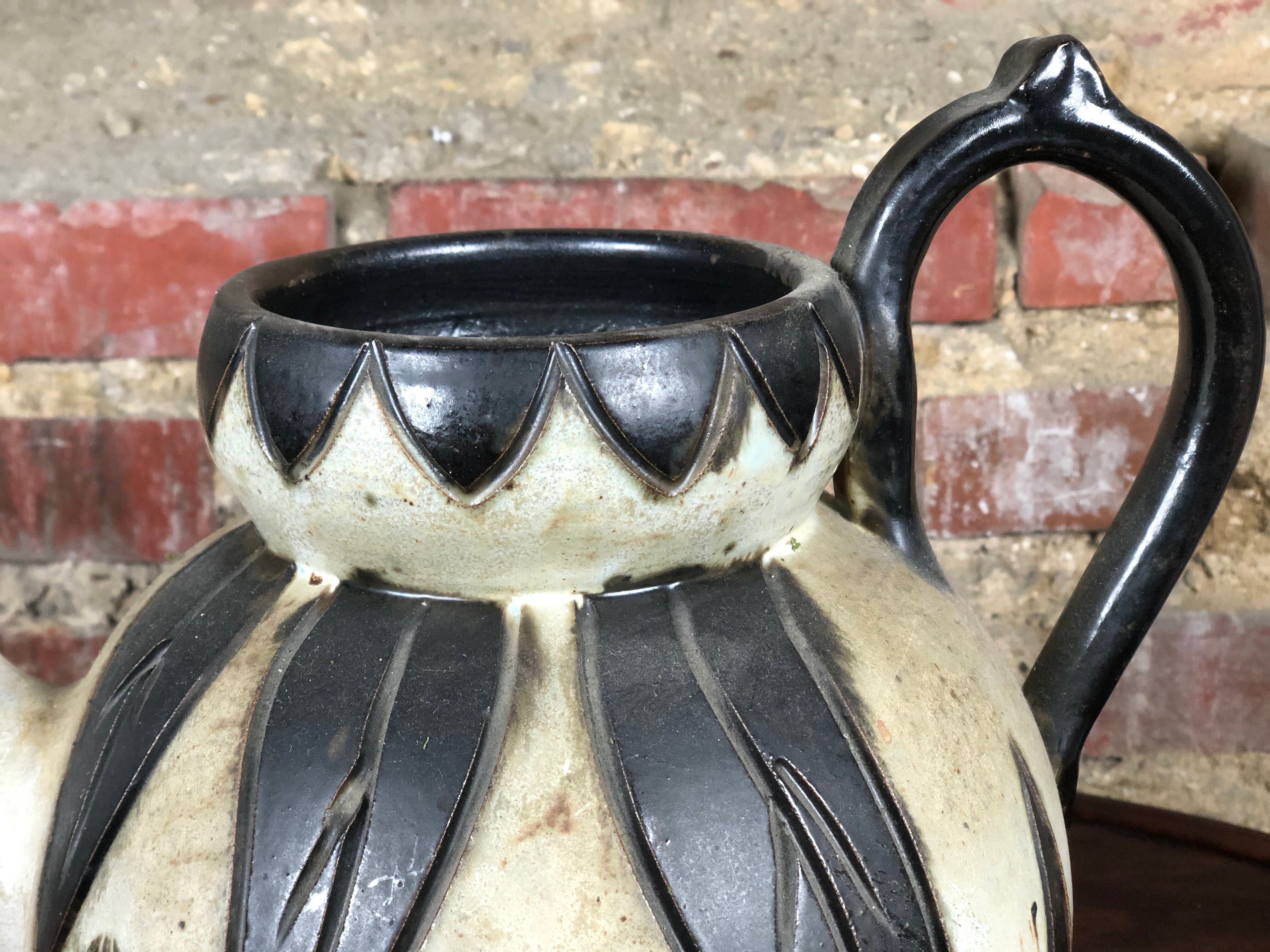 Cruche tourné main en grès "Losson" signée 1970