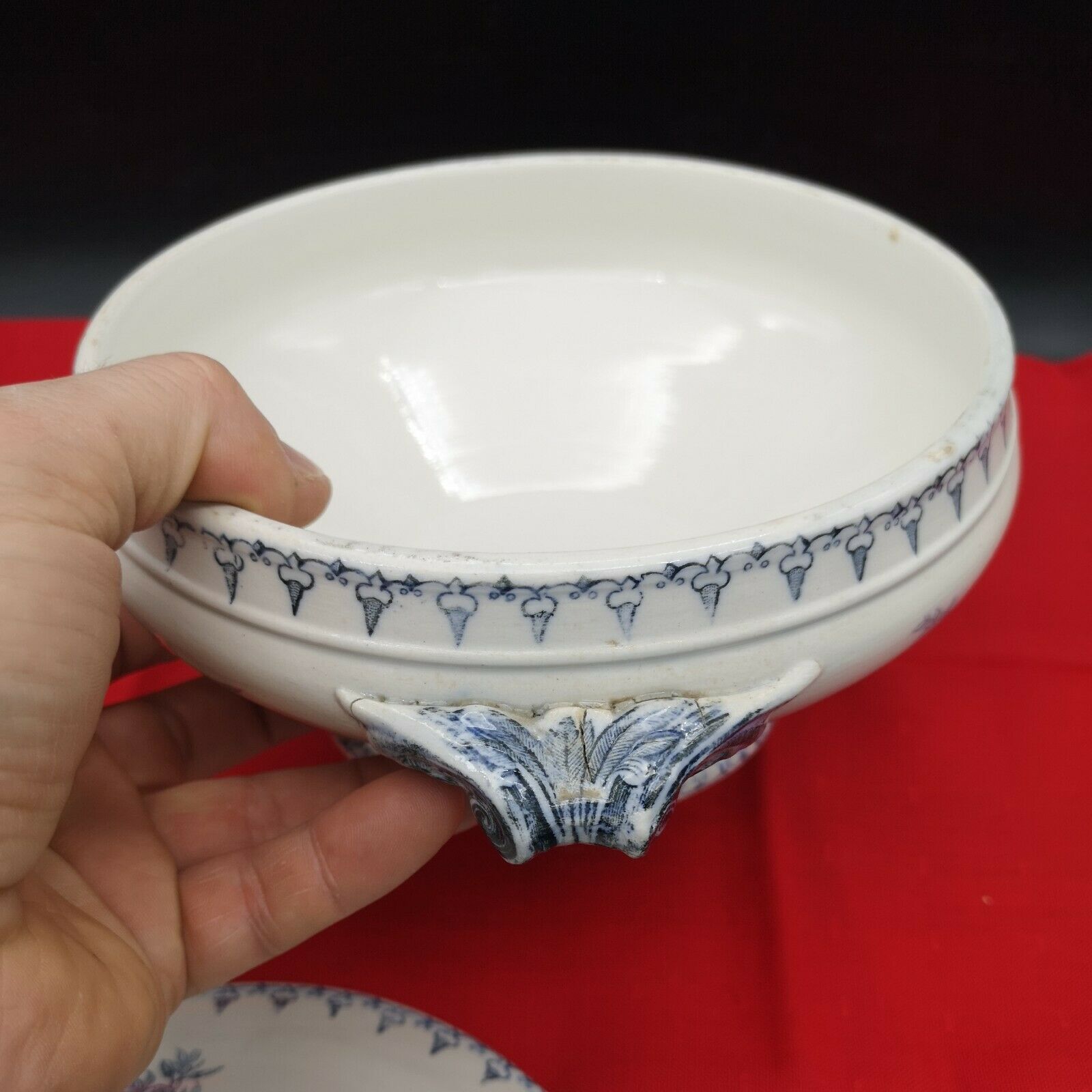 Vegetable or small soup pot in earthenware Sarreguemines model Flora