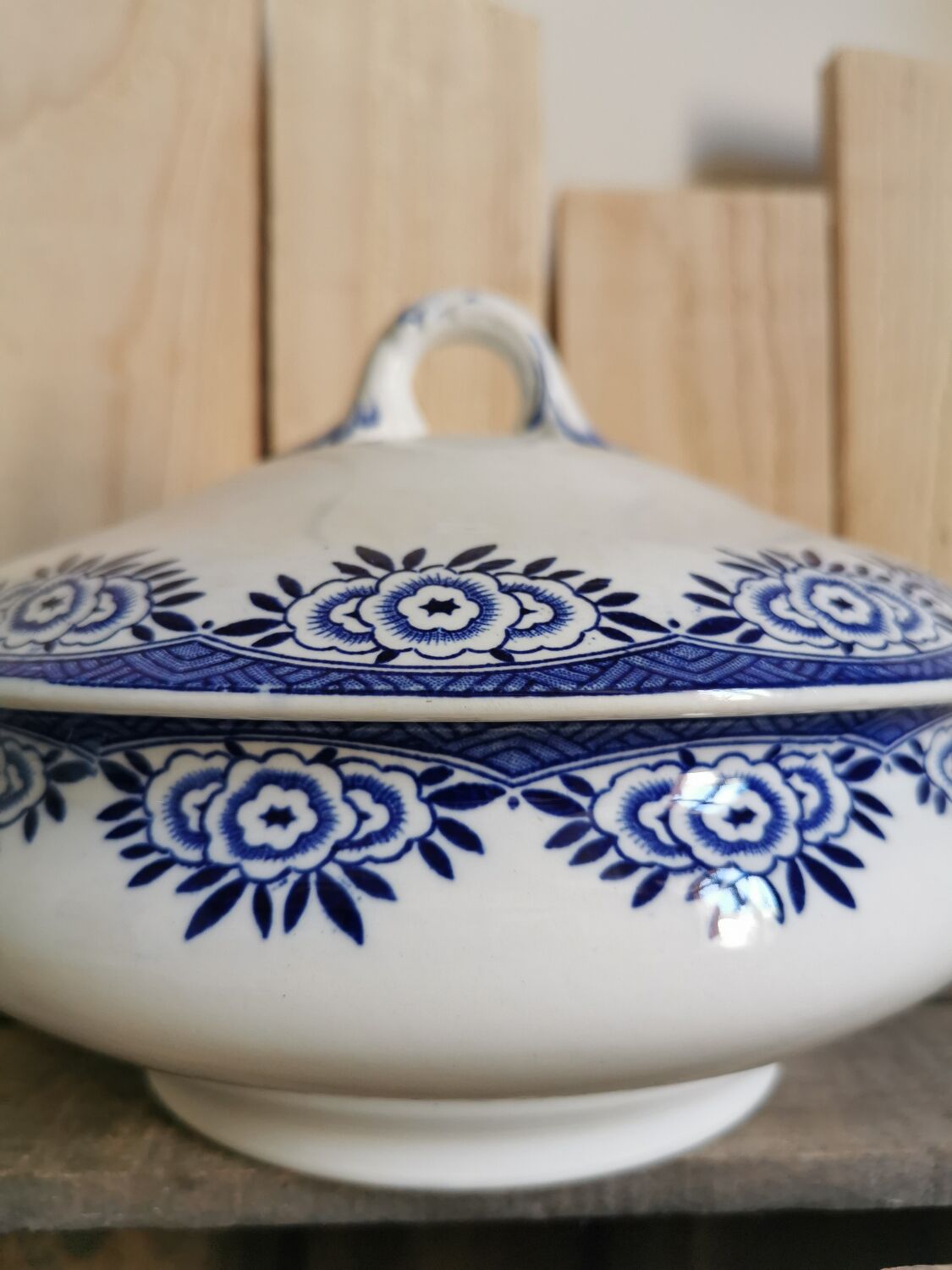 Vintage tureen Sarreguemines and Digoin, Capri