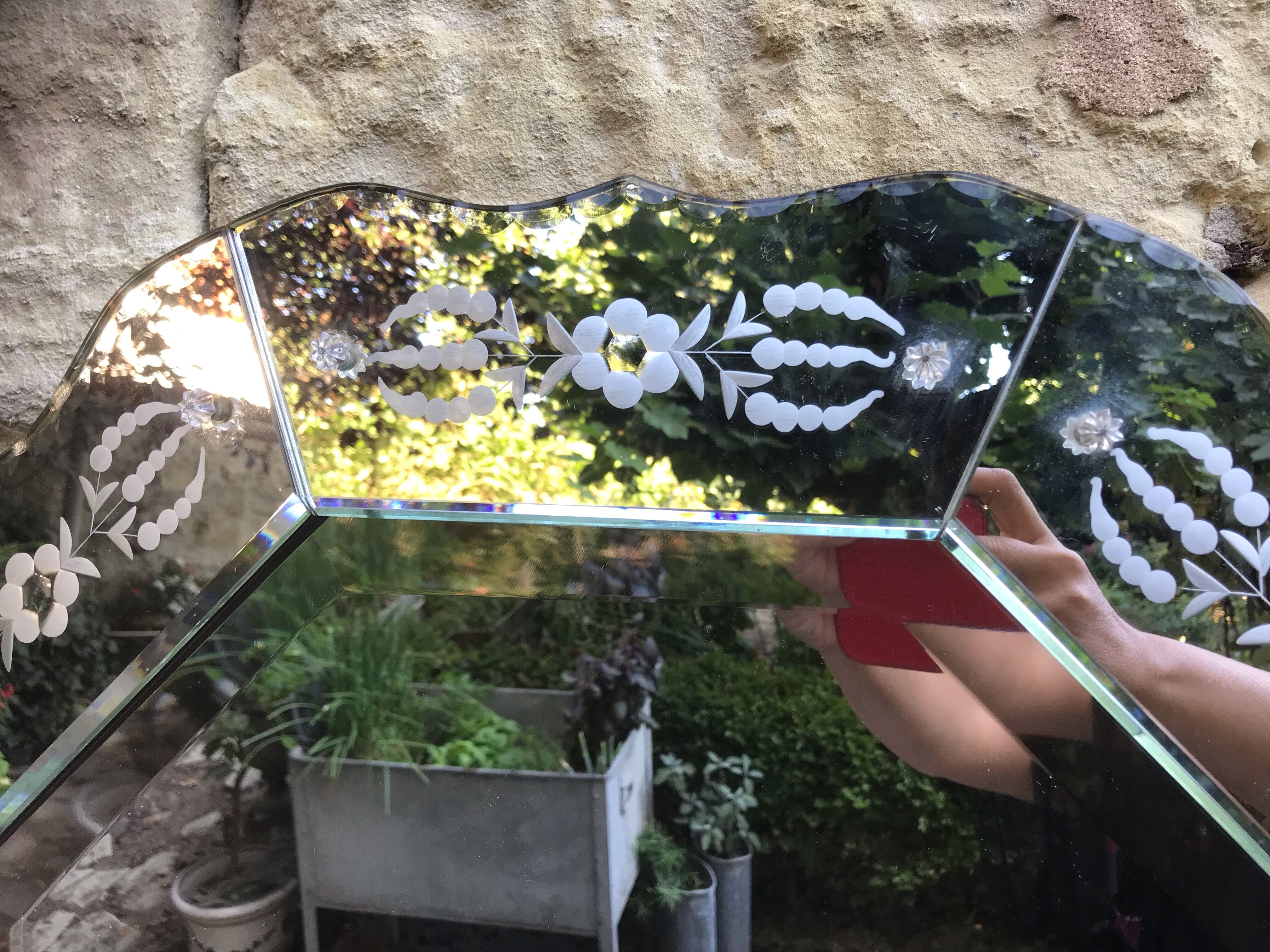 Octagonal Venetian mirror 89 x 68 cm