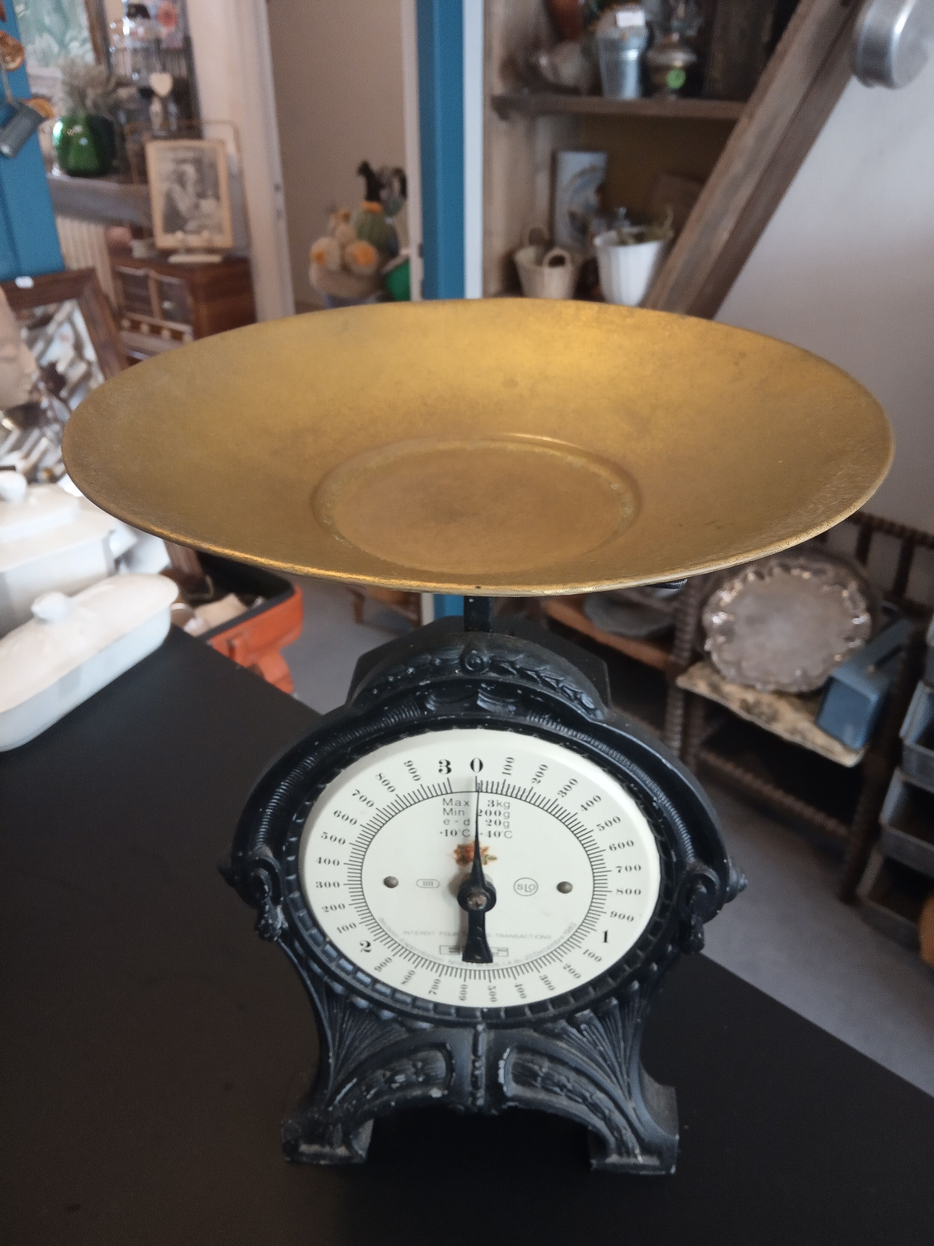 Swedish kitchen scale EKS cast iron foot