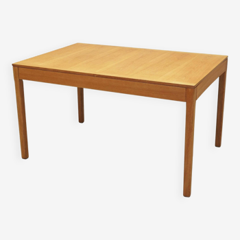 Table en frêne, design danois, années 1970, production : Danemark