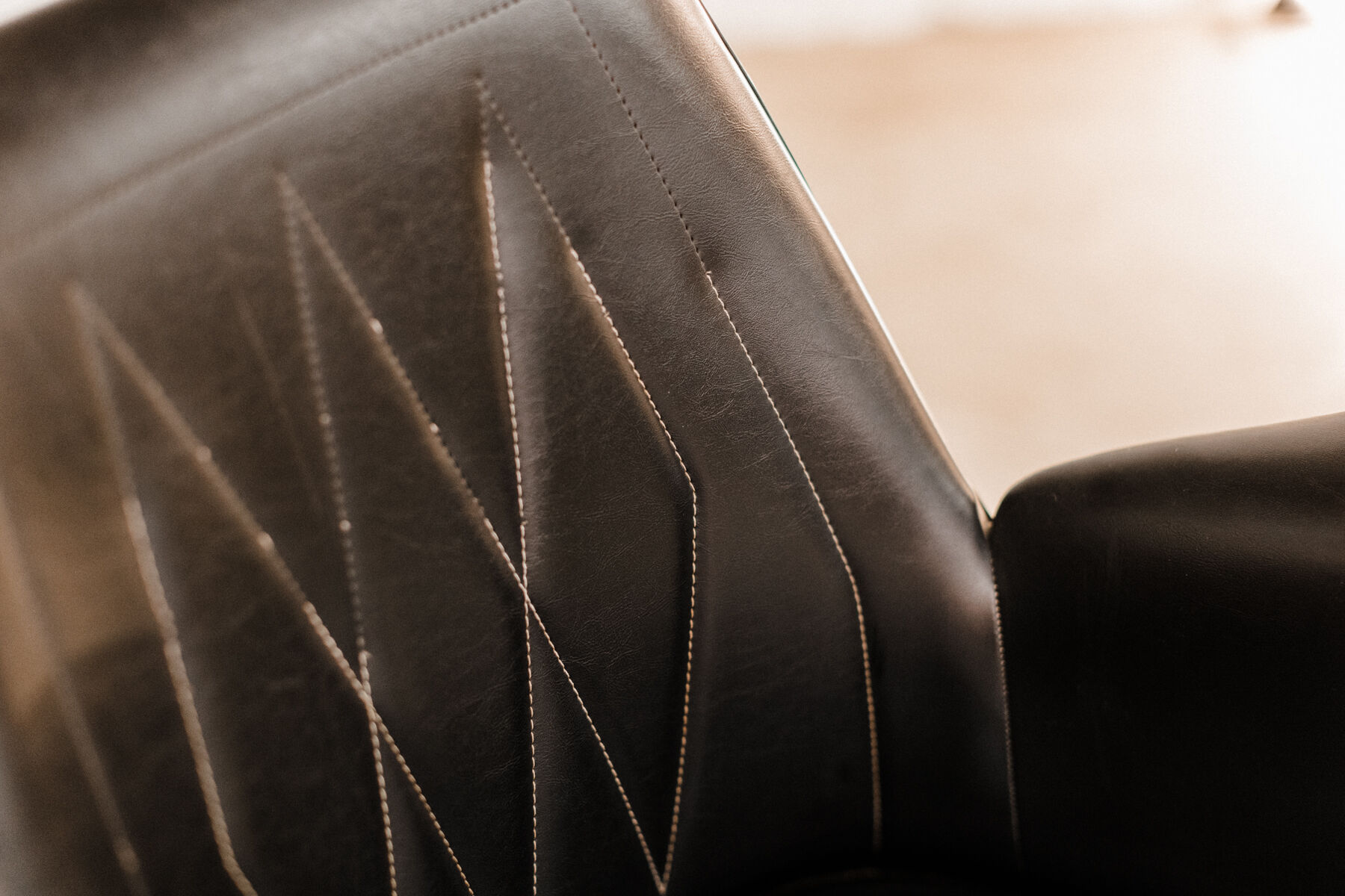 Armchairs / chairs in black skaï "emelinne"