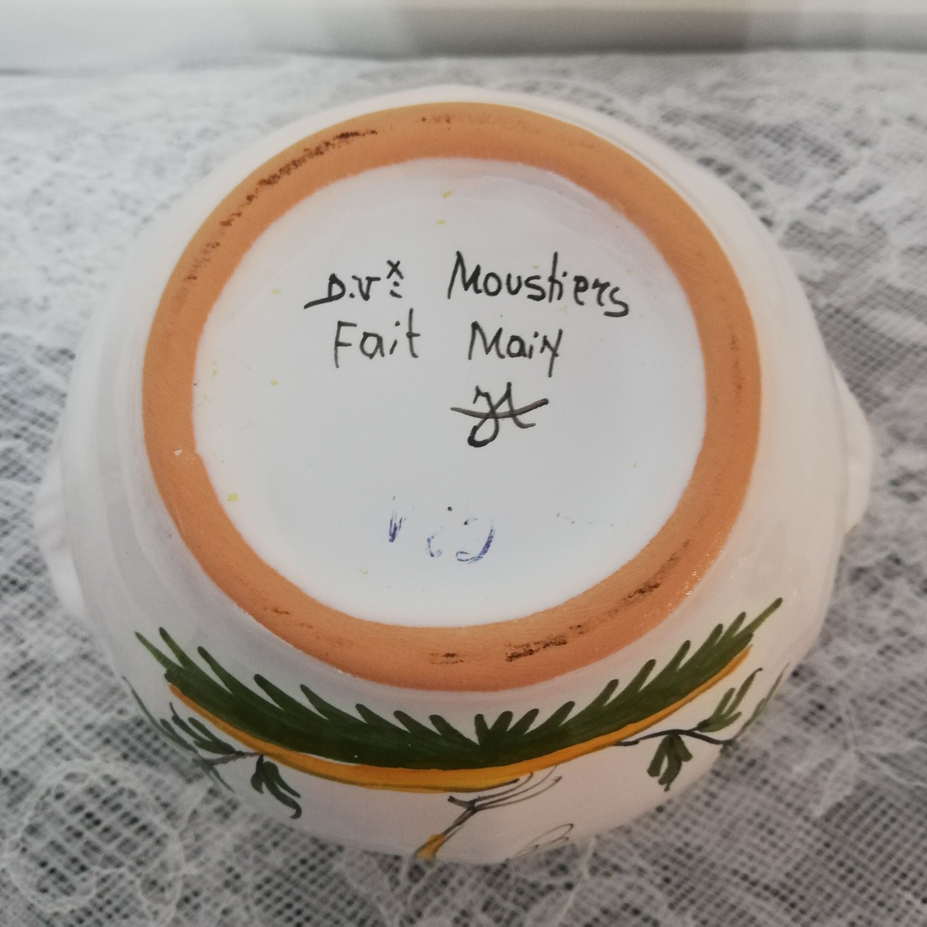 Sugar bowl or candy maker made of Moustiers earthenware