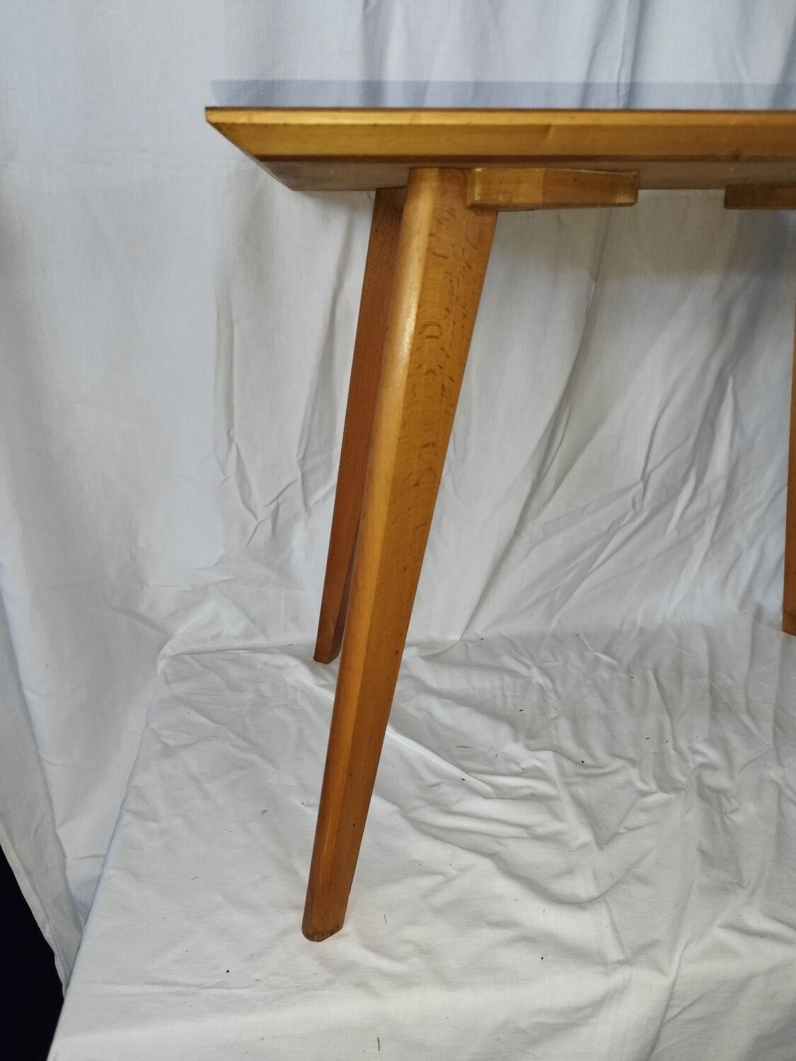 Coffee table from the 50s spindle feet