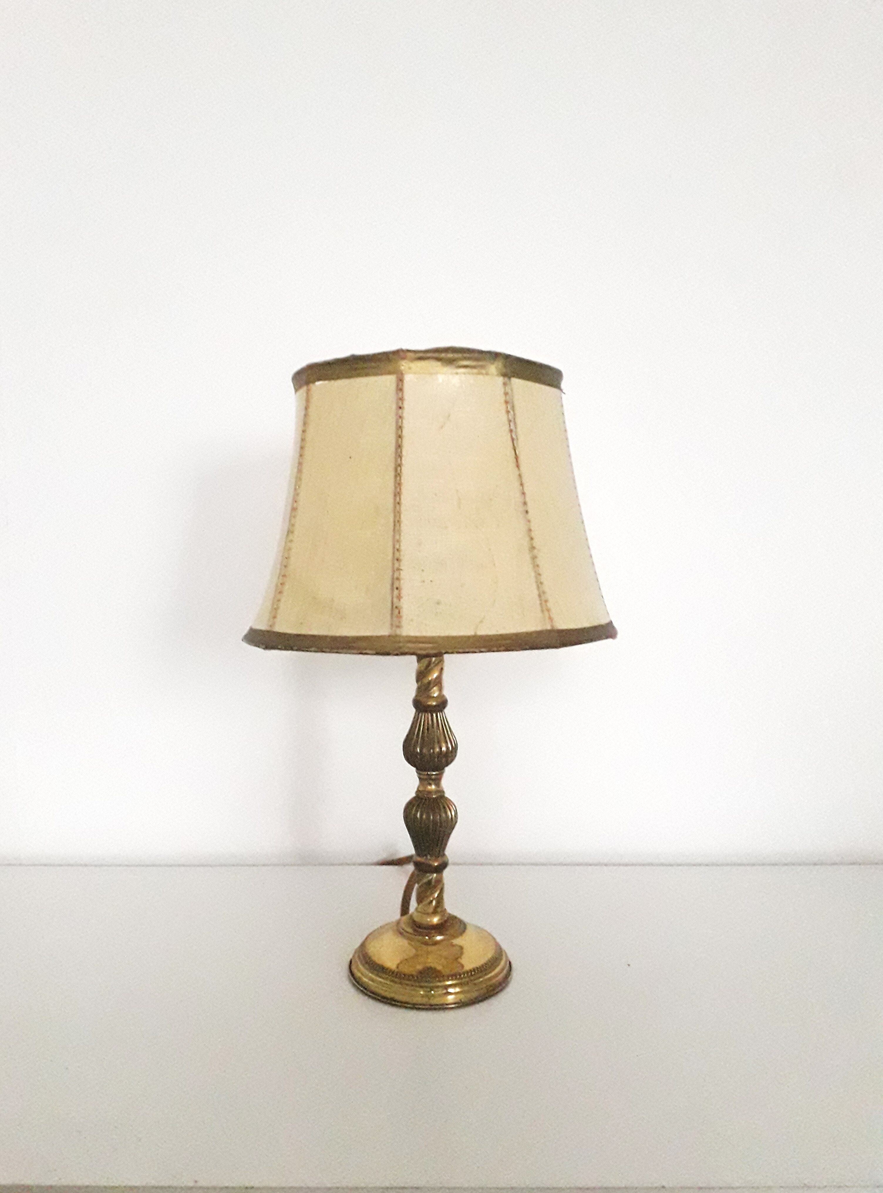 Lampe à poser / chevet - Pied laiton. 1960