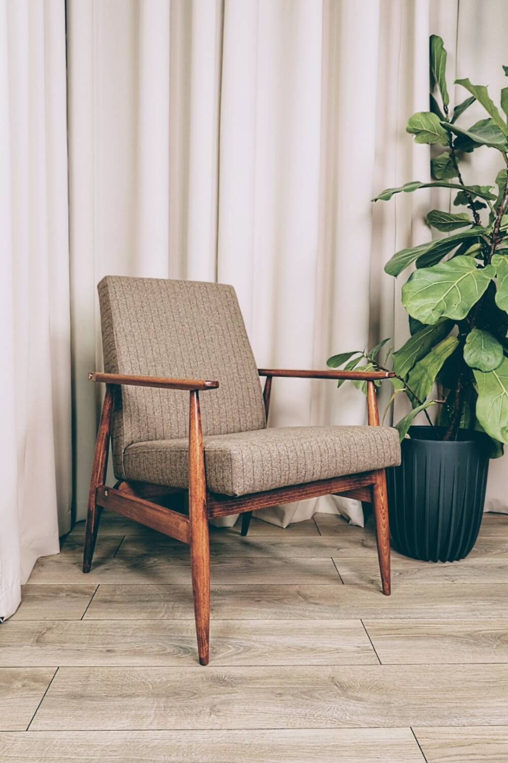Scandinavian armchair in natural wool by H.Lis
