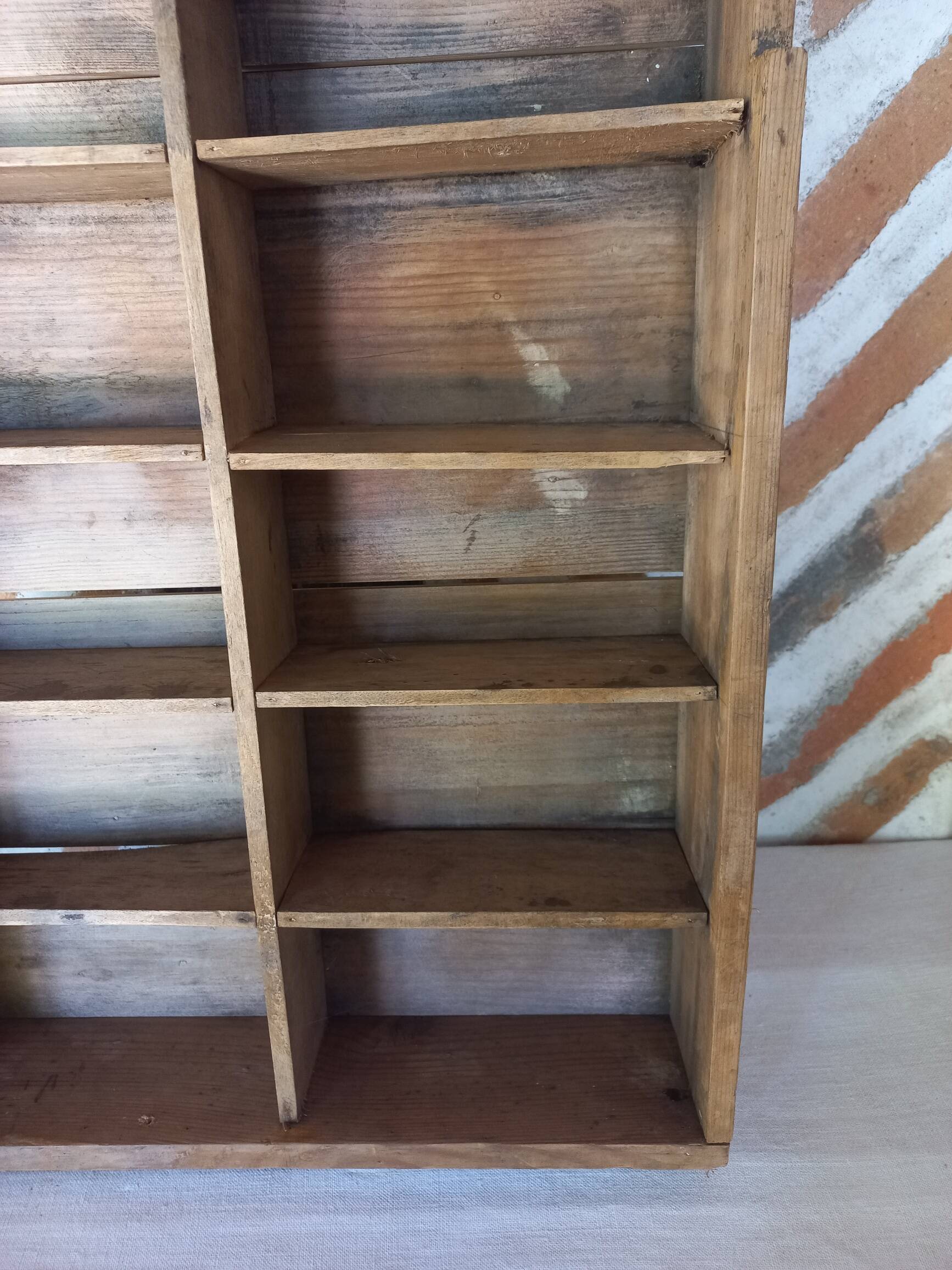 Wooden shelf drawer box