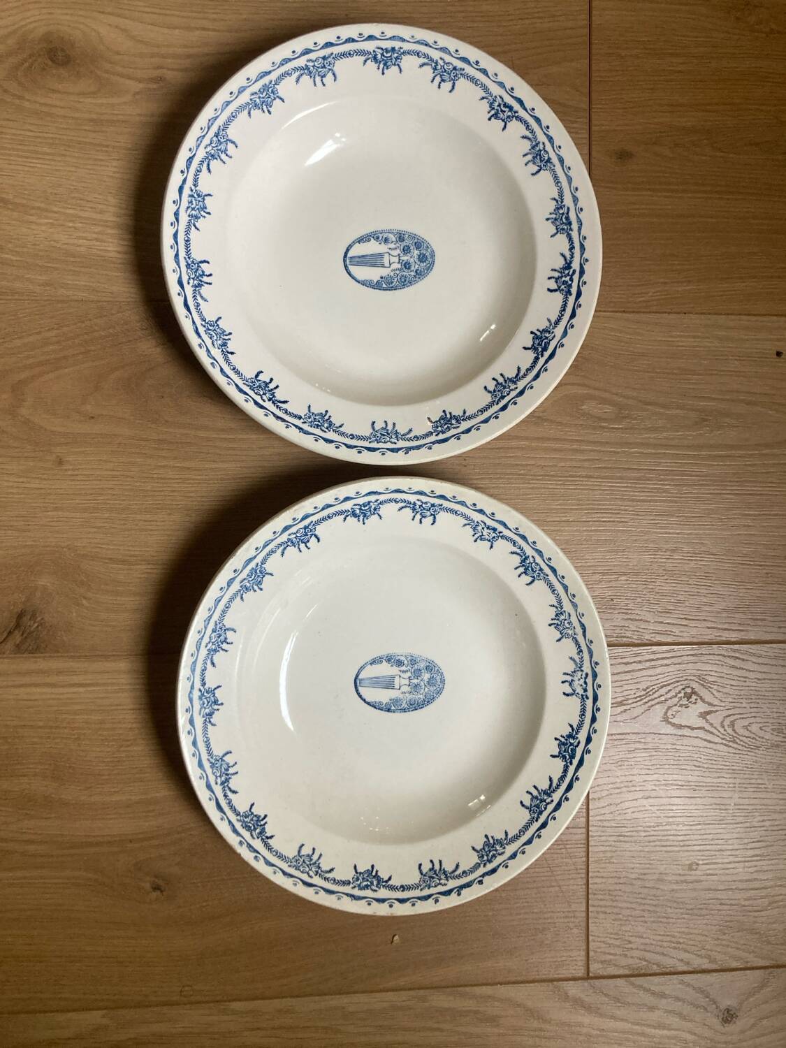 Pair of plates
