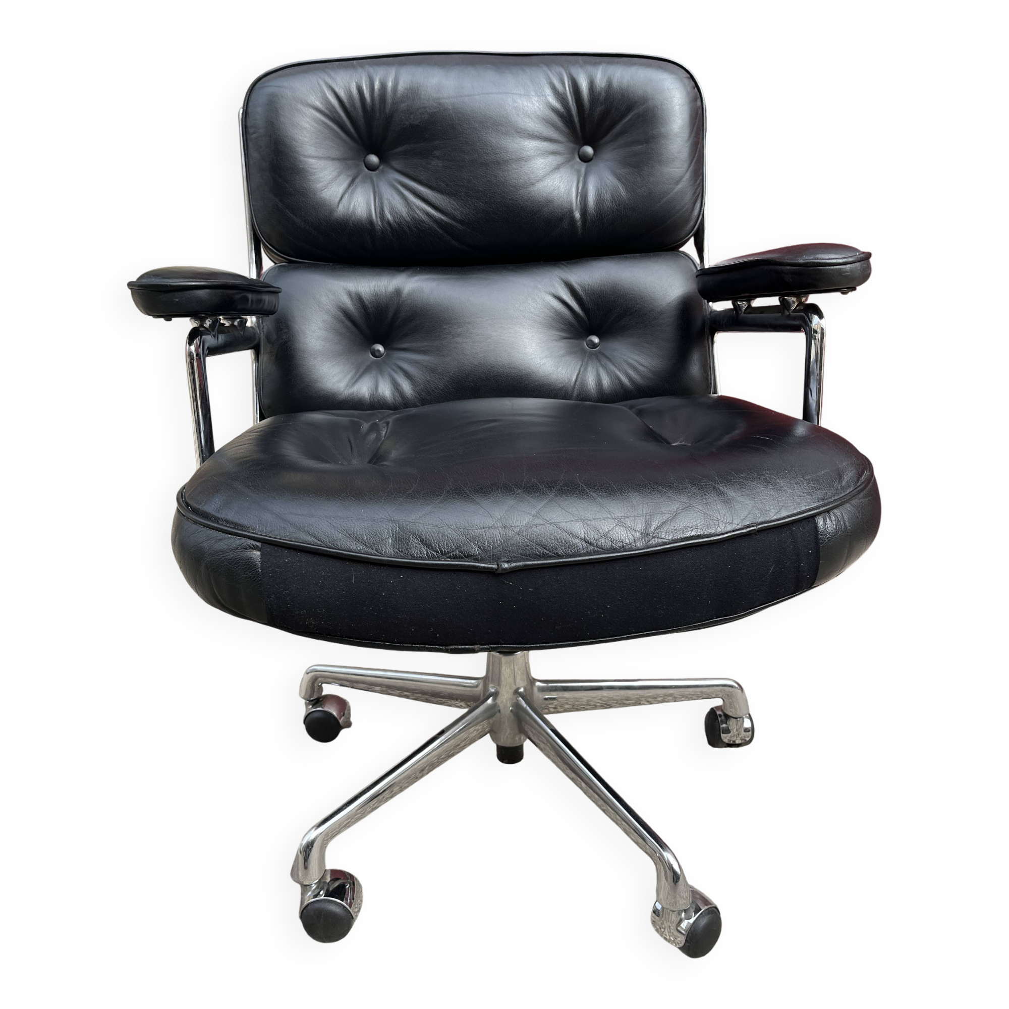 Charles Eames Vitra ES104 leather office chair