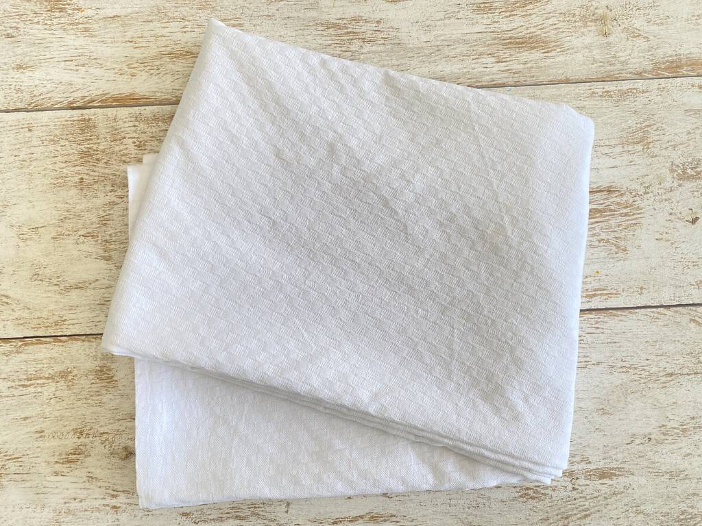 Large damask tablecloth with small squares - 12 place settings - 220x150 cm - cotton