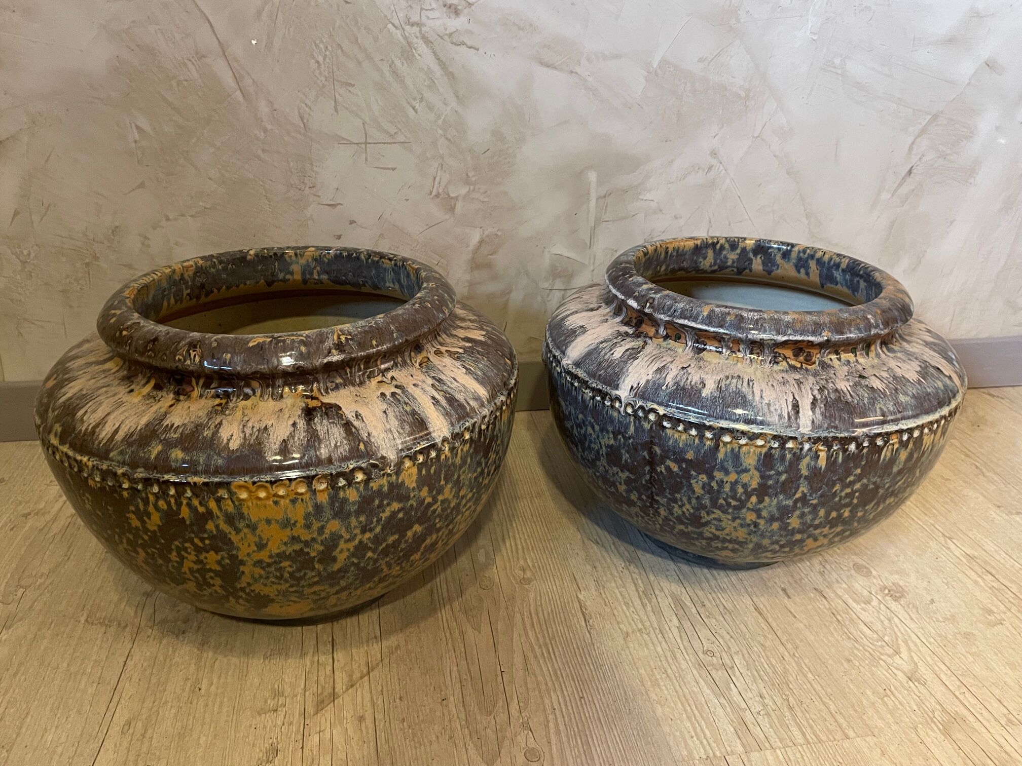 Pair of ceramic pots