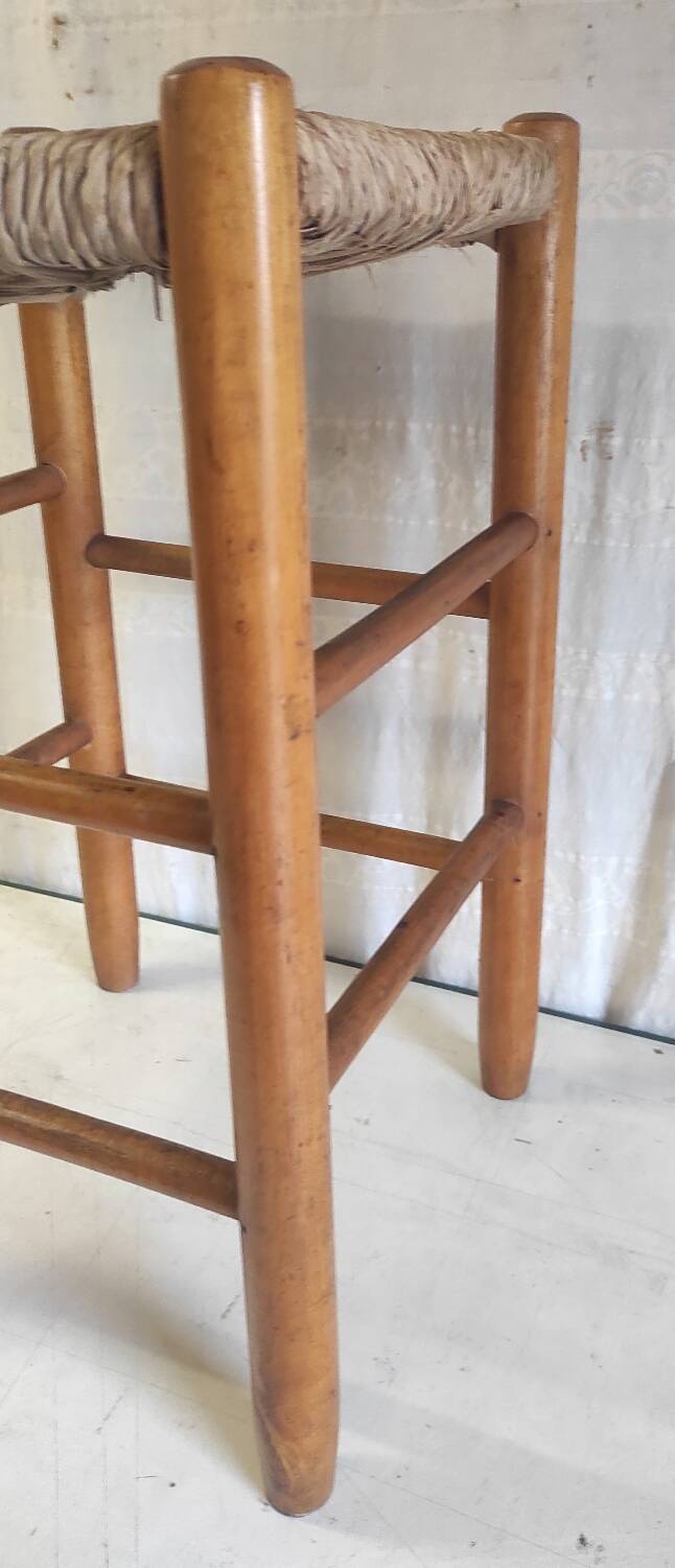 High stool in solid wood and straw - mid. 20th century