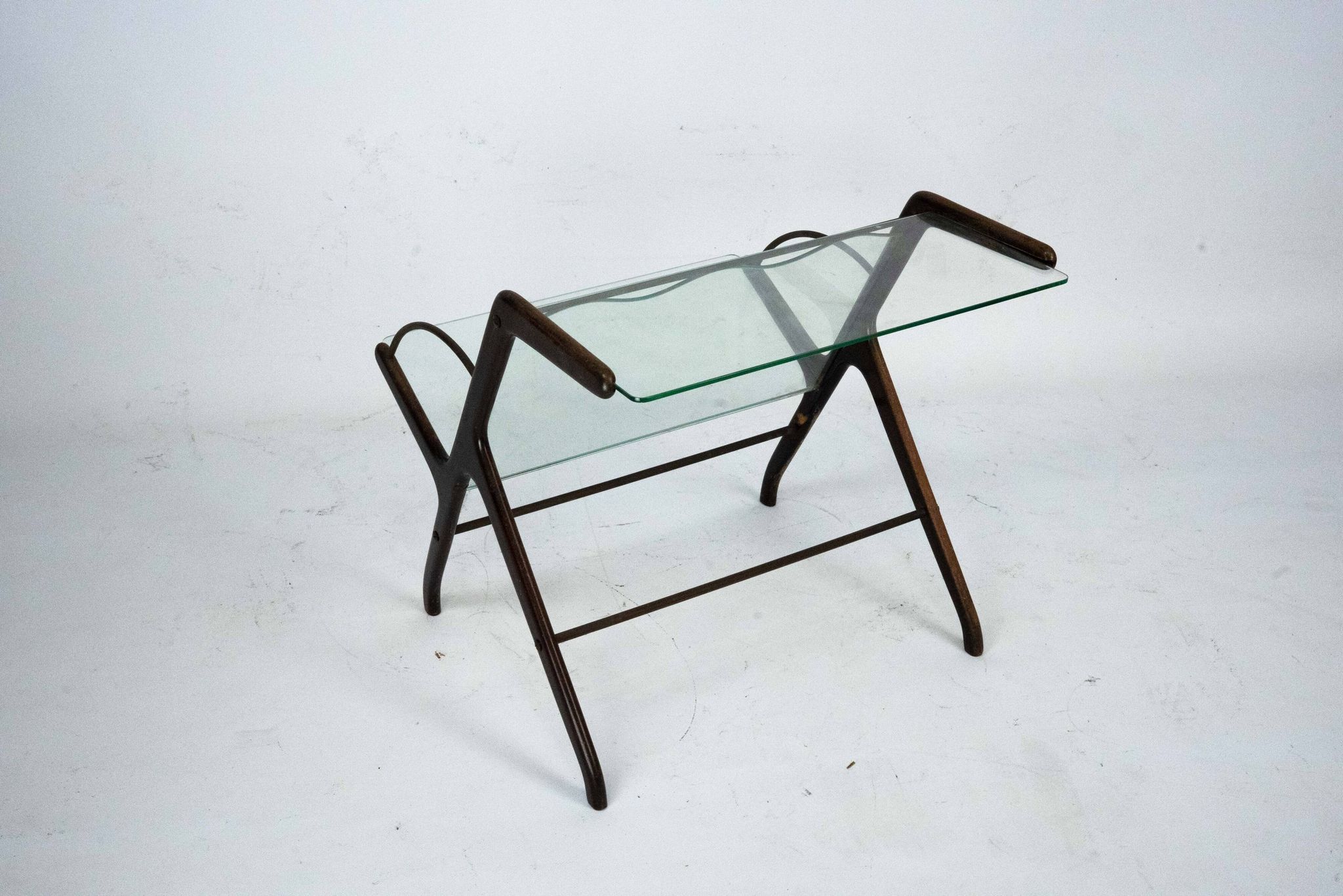Ico Parisi Magazine Rack in Wood, Brass and Glass. Italy, 1950s