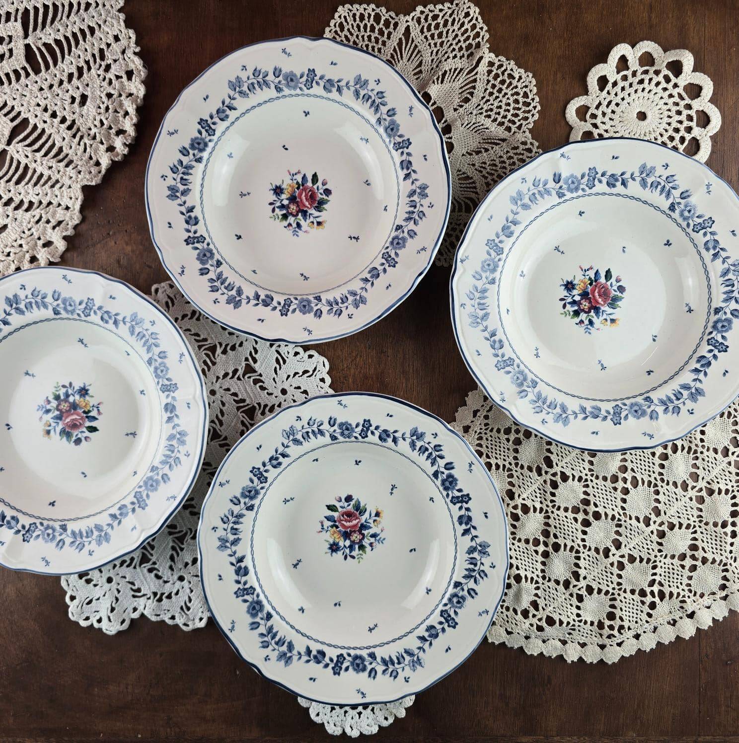 Set of 4 Table Mates soup plates – blue and pink floral design