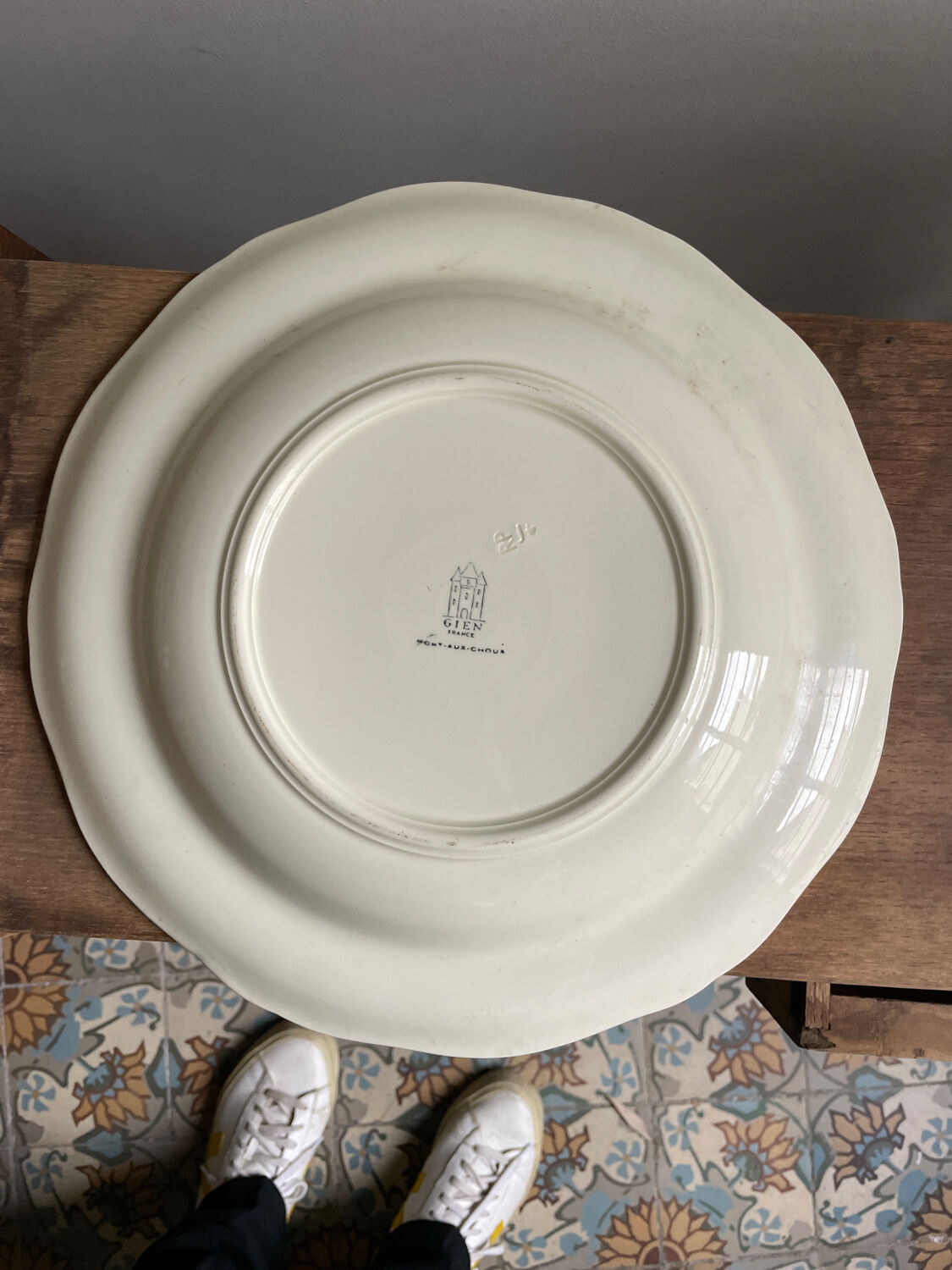 Dish Gien bridge with cabbages