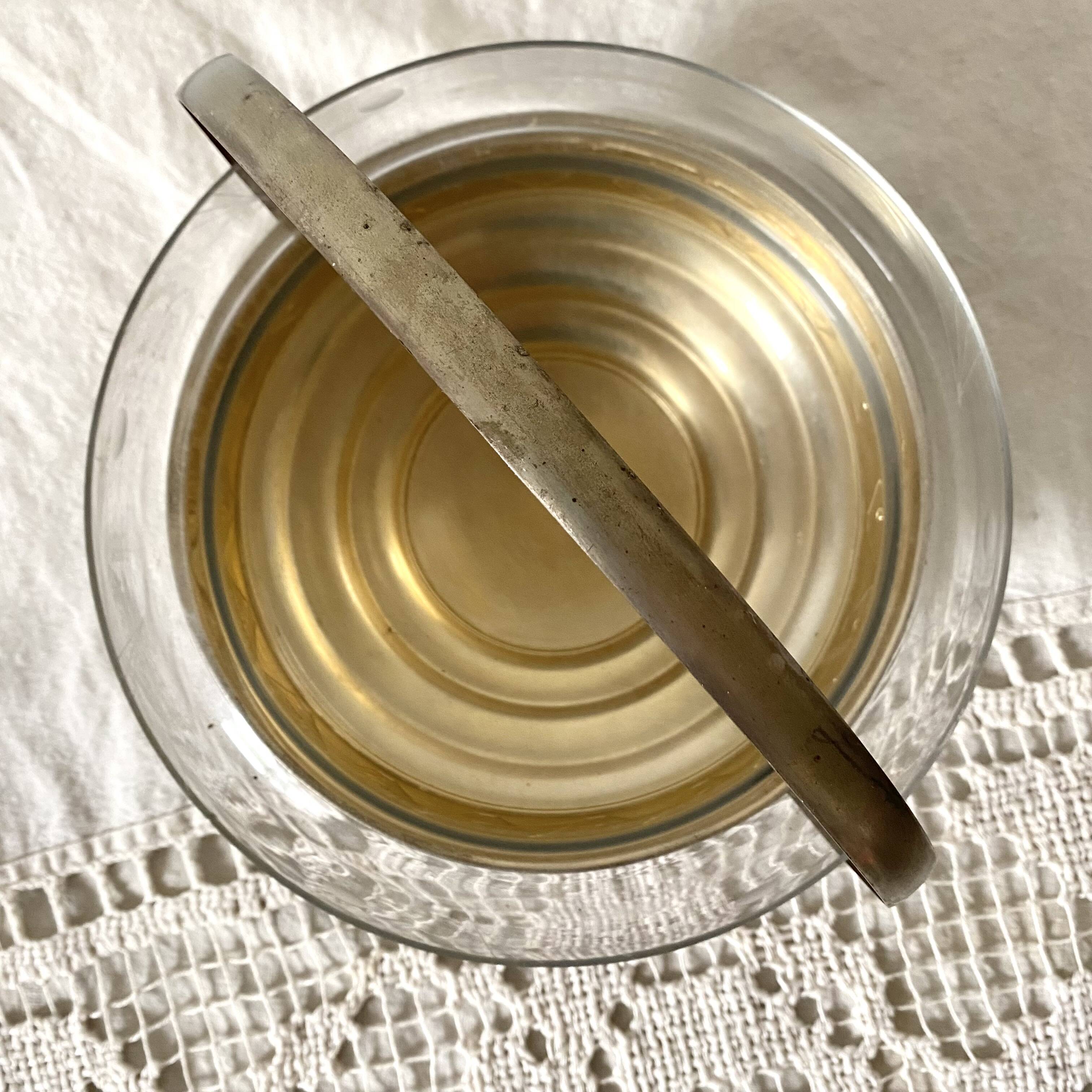 Art Deco fruit bowl in silver-plated metal and chiseled glass