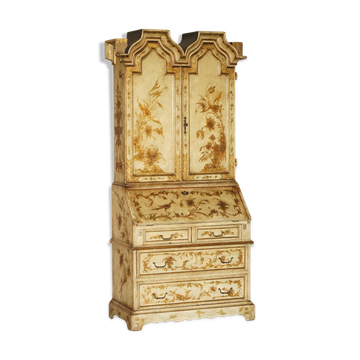 Venetian secretary chinoiserie circa 1900 with gilded brass decoration.