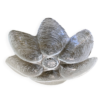 Oyster shaped glass salad bowl
