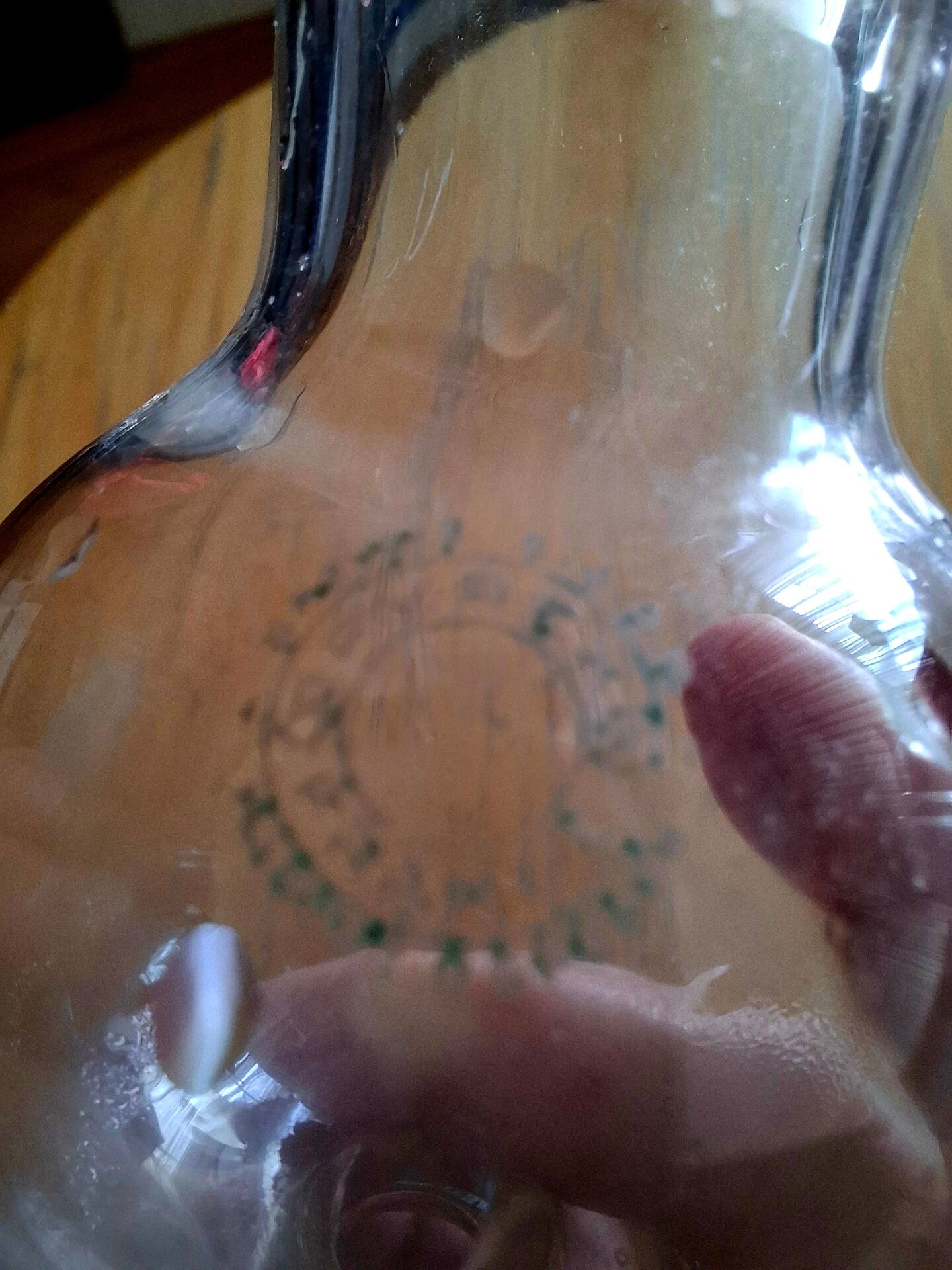 Single-stem vases made of flasks
