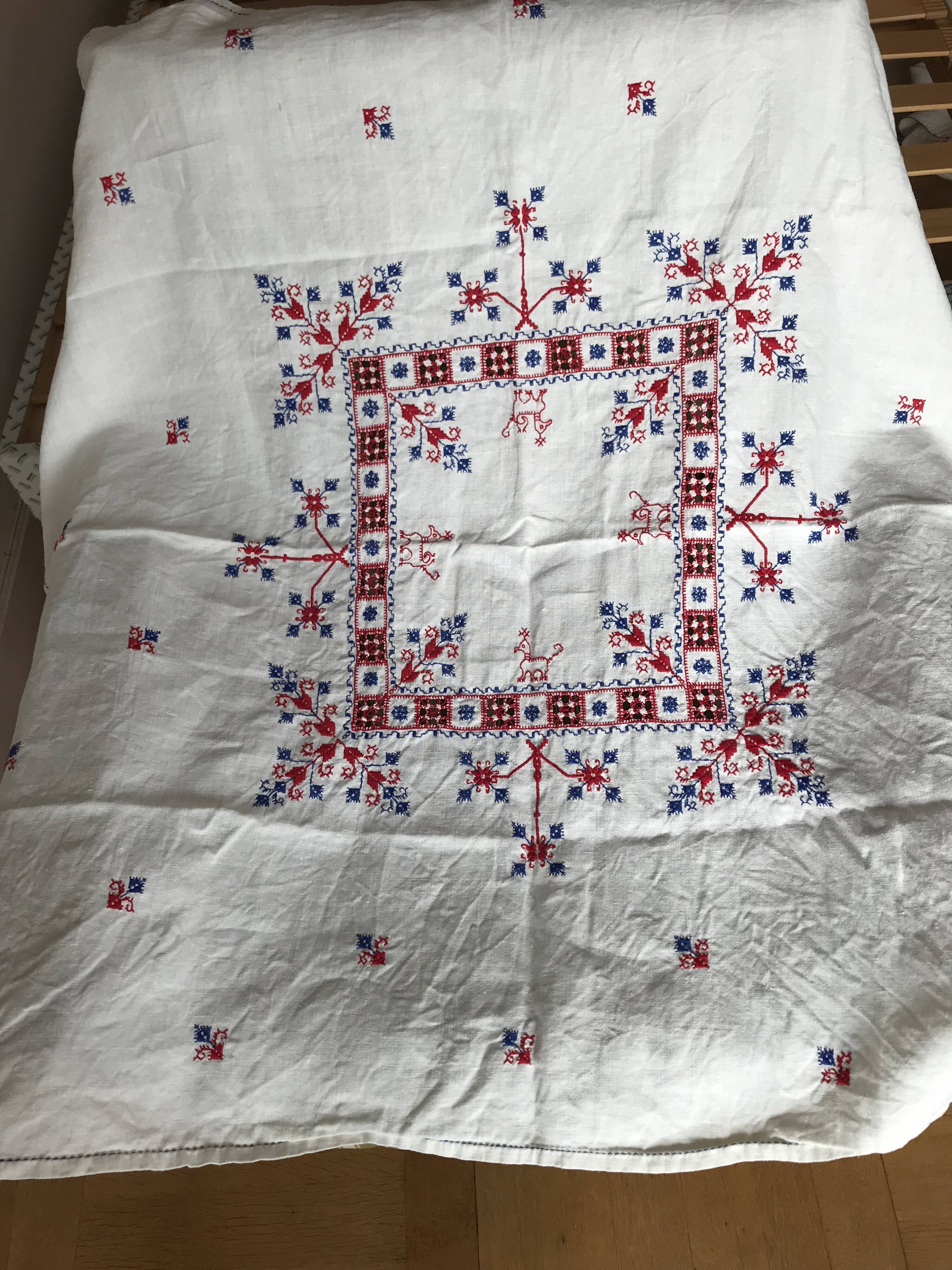 Ensemble nappes serviettes carrés de table brodé vintage