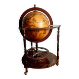 Vintage world map bar