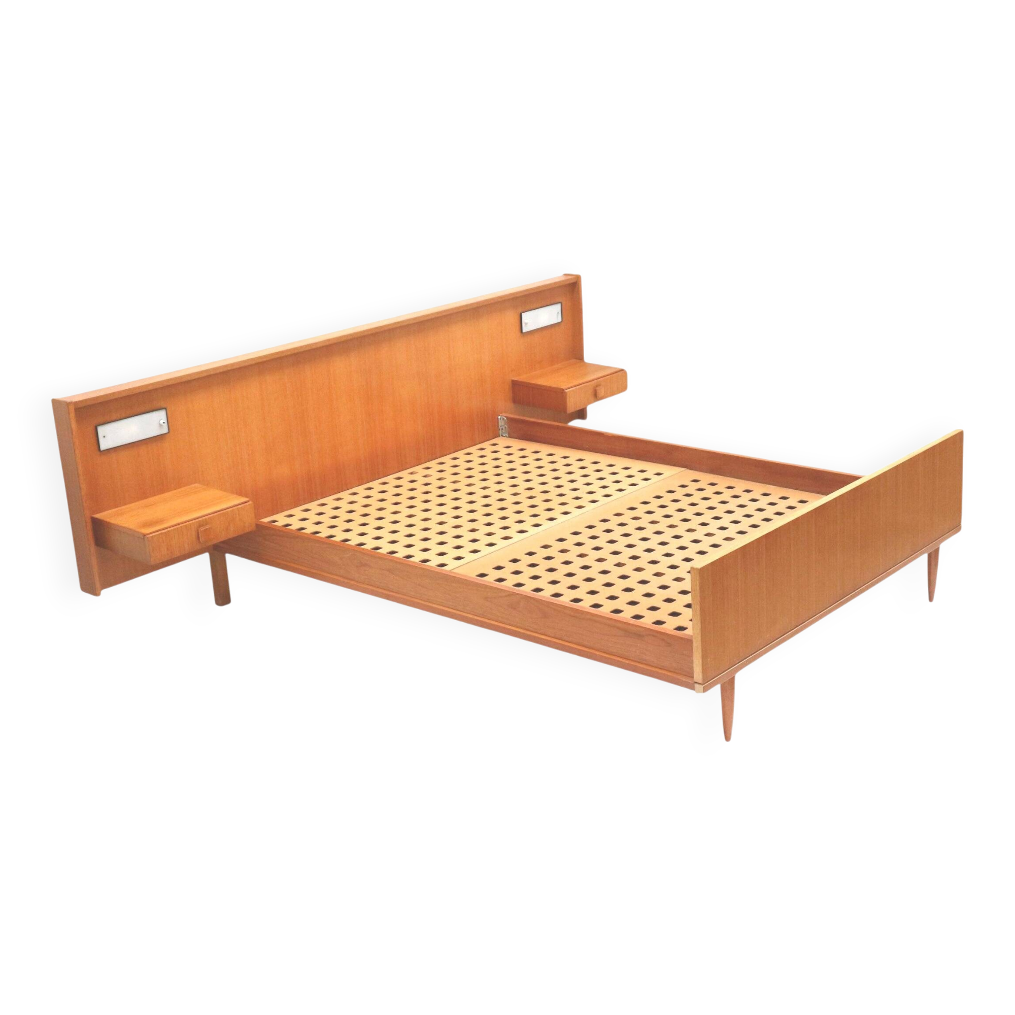 Lit double vintage avec tables de chevet flottantes, fabriqué dans les années 1960