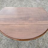 Extendable/foldable round table in walnut