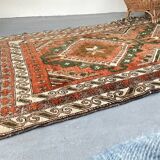 Vintage pure wool handcrafted oriental rug - 143cm x 208cm