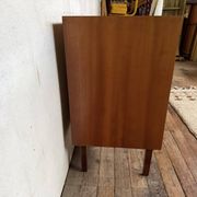 Superbe commode vintage en teck – Design élégant & poignées métal noir
