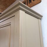 Wardrobe / hosiery maker