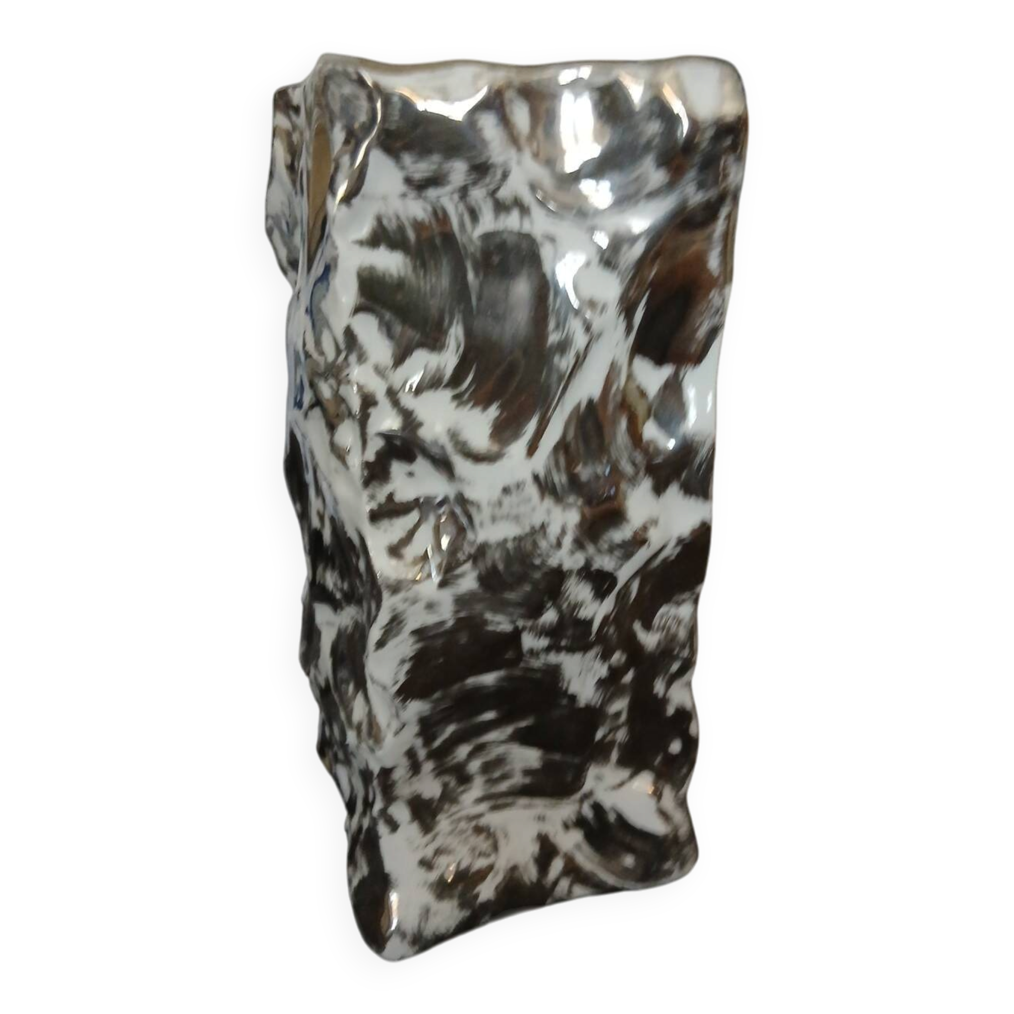 Contemporary vase in Limoges porcelain