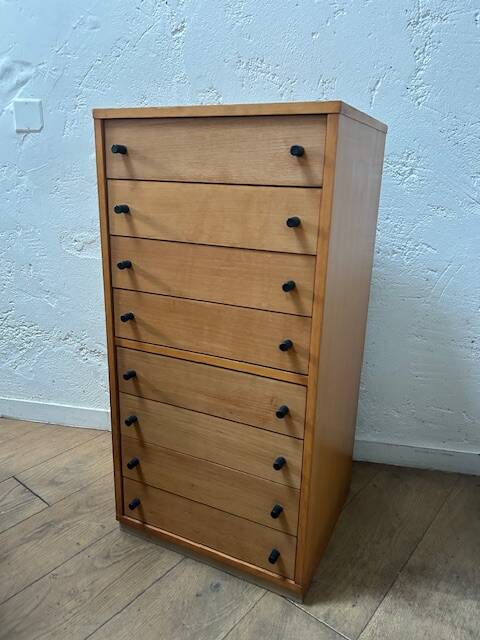 Wooden chest of drawers/dresser
