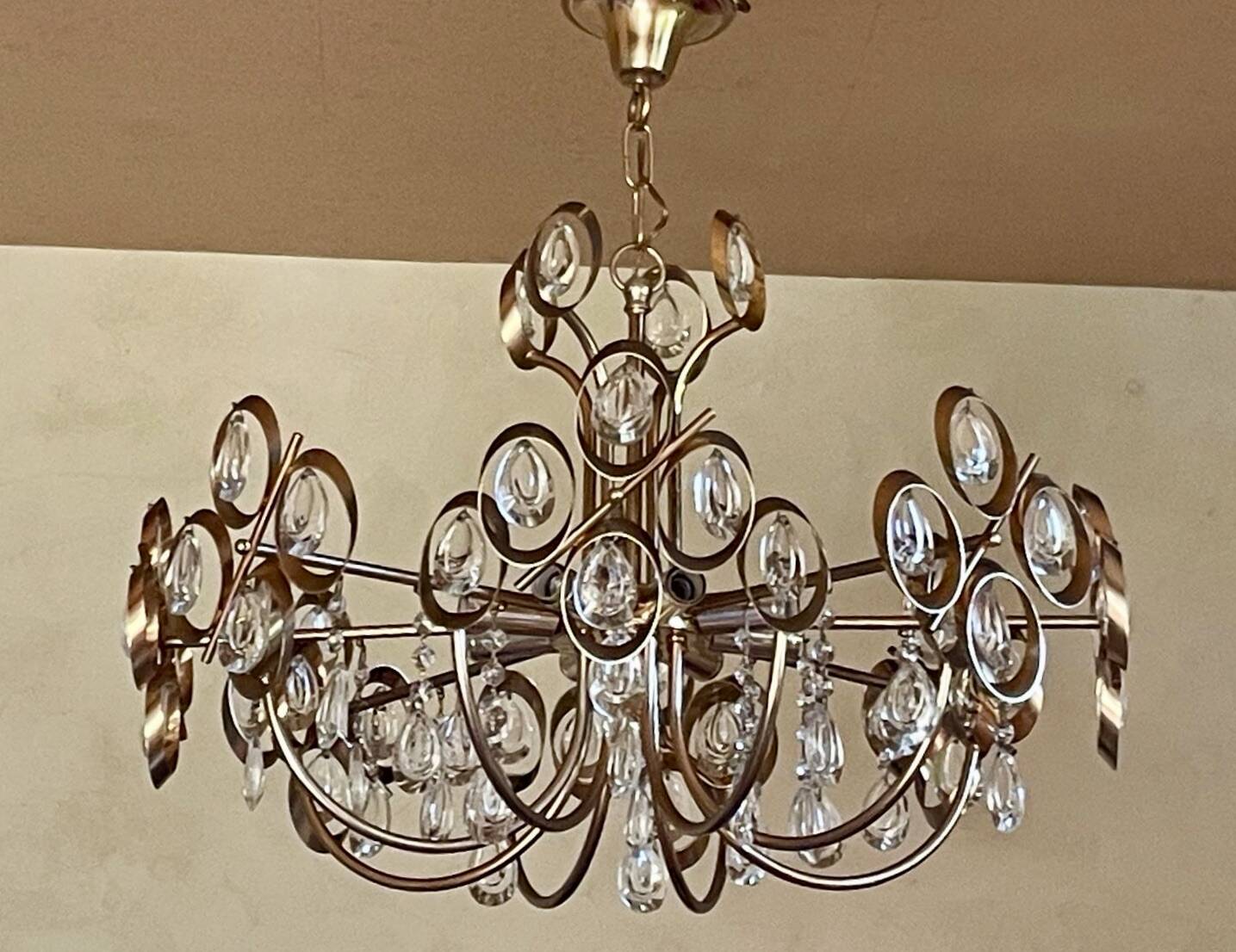 Lustre awarded to Gaetano Sciolari for Palwa.