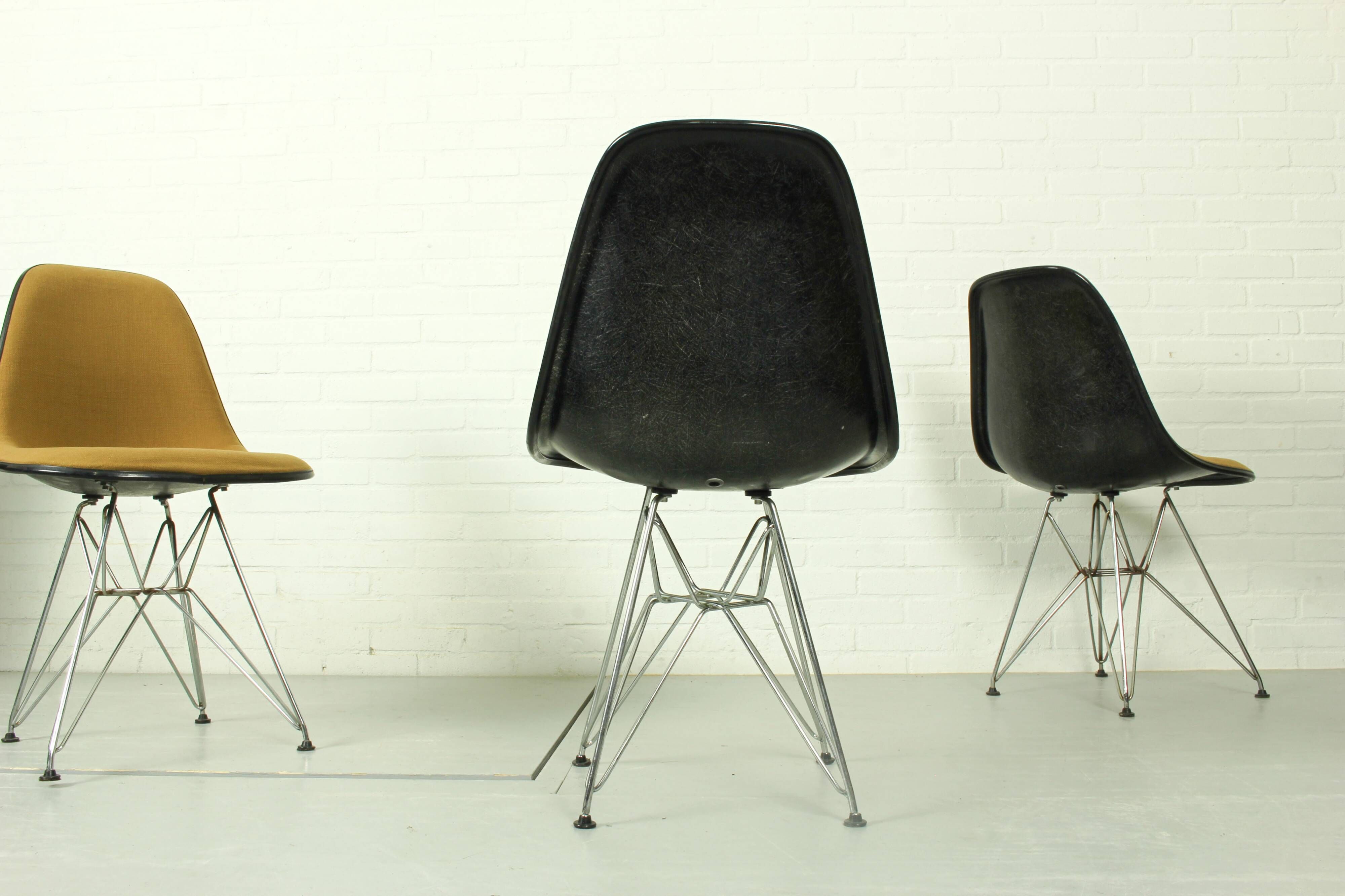 Set of 4 Yellow Herman Miller Original Vintage Eames Upholstered DSR Dining Side Chair, 1960s