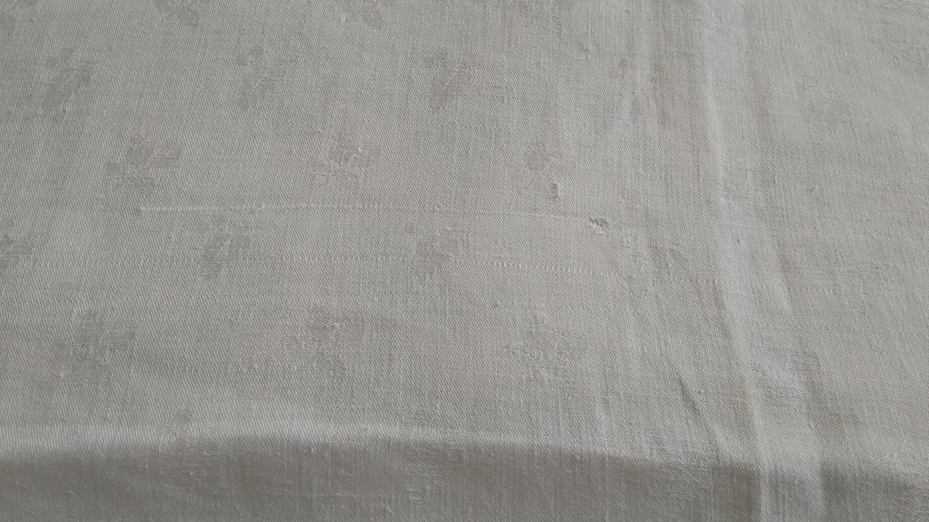 Very large damask tablecloth 5.40 m X 190 m