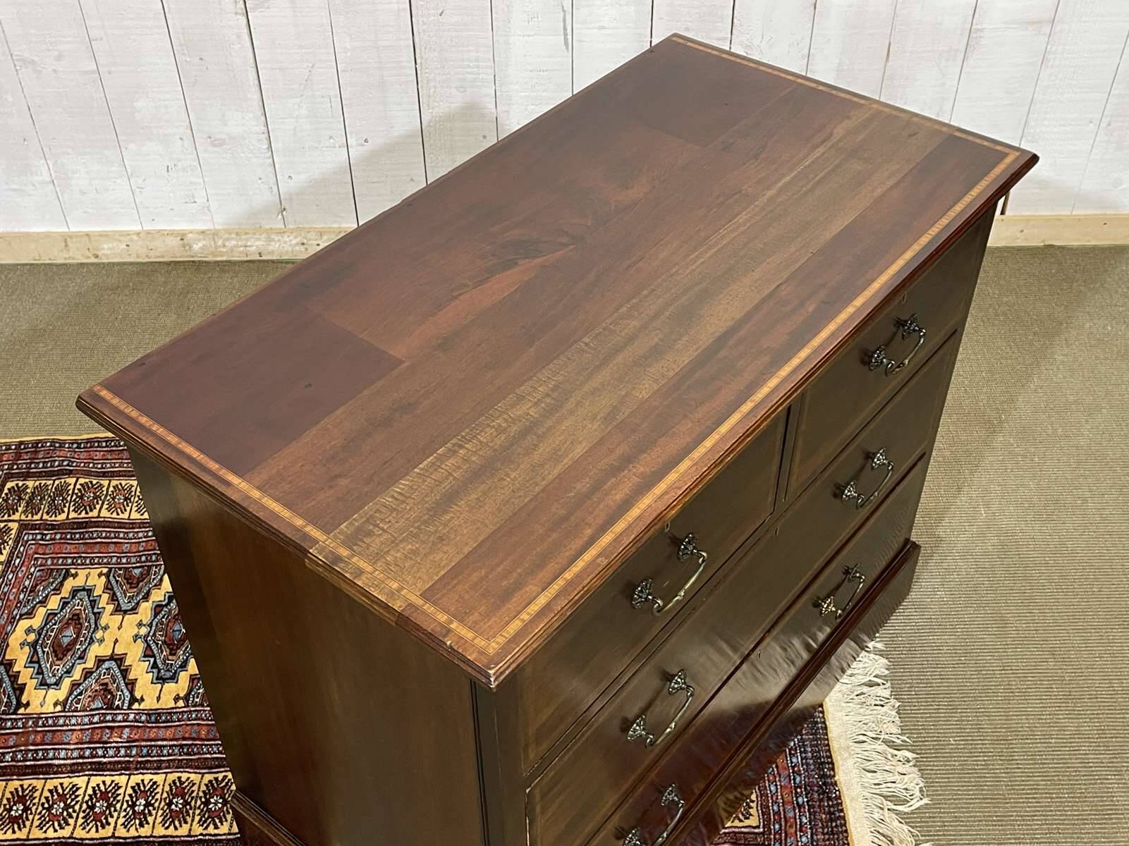 Commode anglaise début XXème en acajou